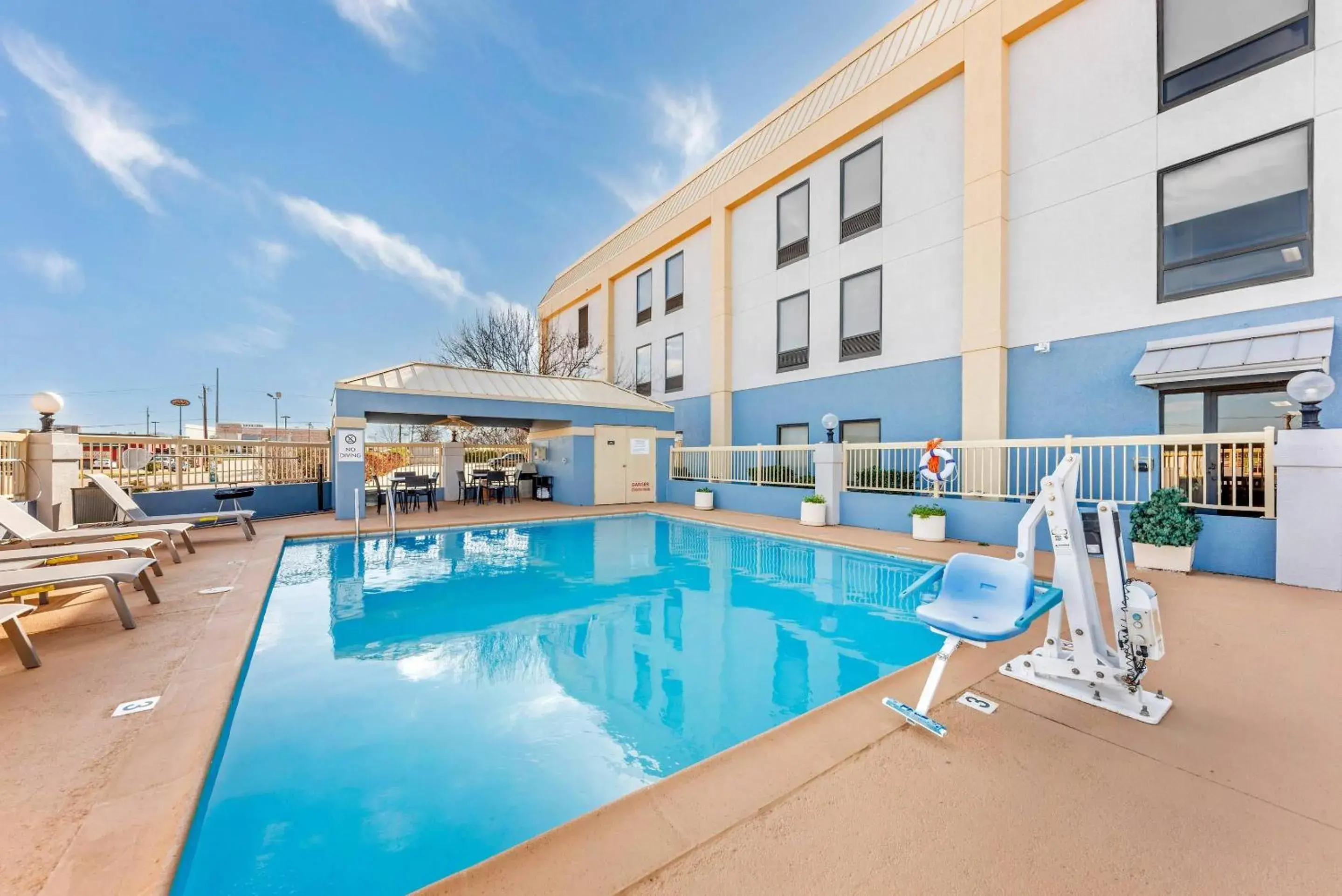 Swimming pool in Comfort Inn - Killeen near Fort Hood Swimming pool in Comfort Inn - Killeen near Fort Hood