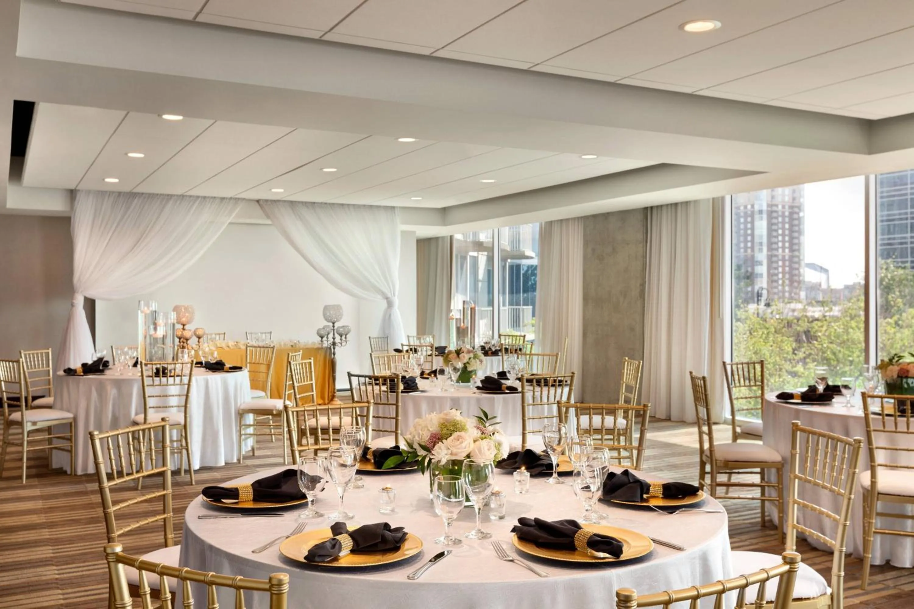 Meeting/conference room in Twelve Downtown, Autograph Collection