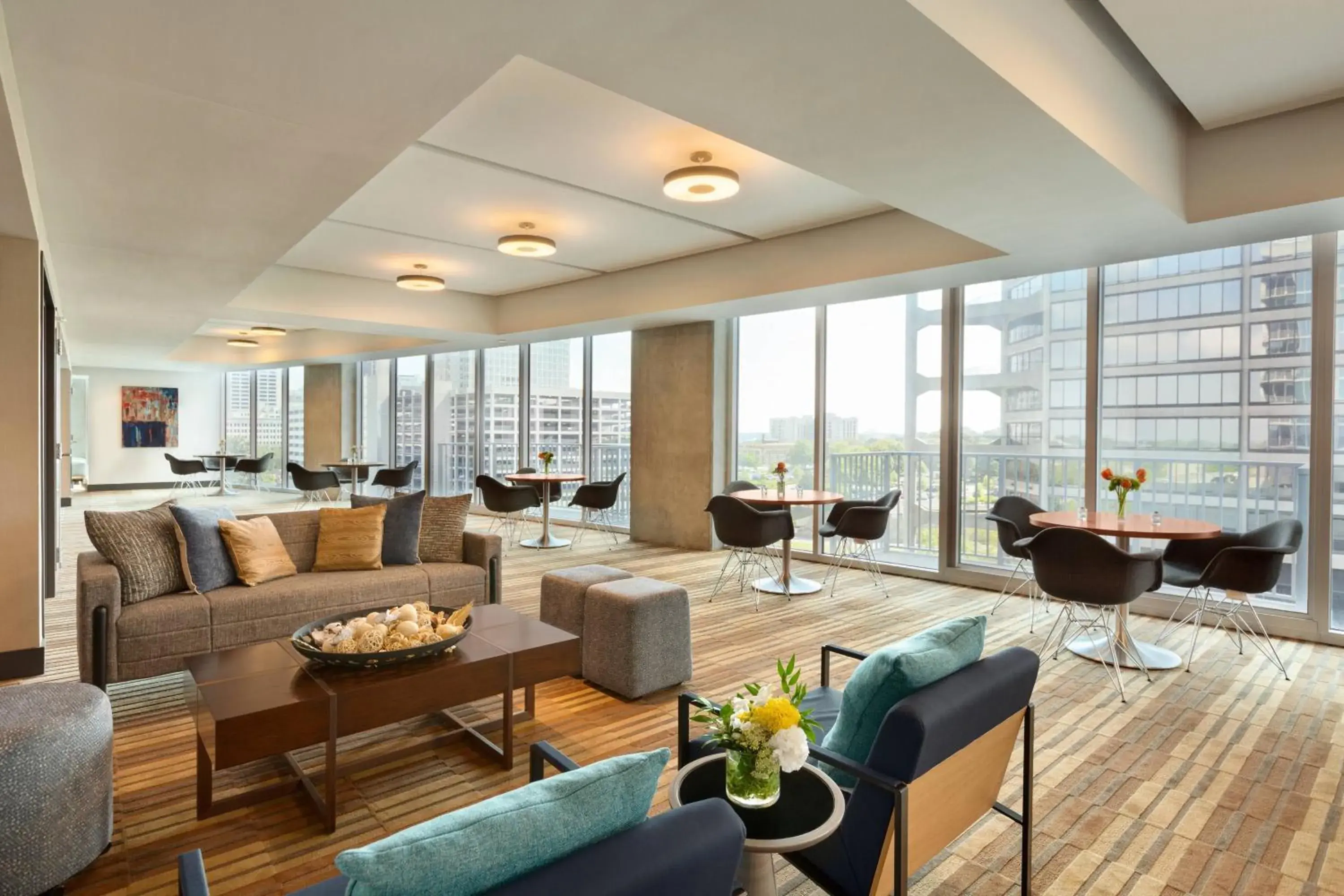 Lounge or bar in Twelve Downtown, Autograph Collection Lounge or bar in Twelve Downtown, Autograph Collection