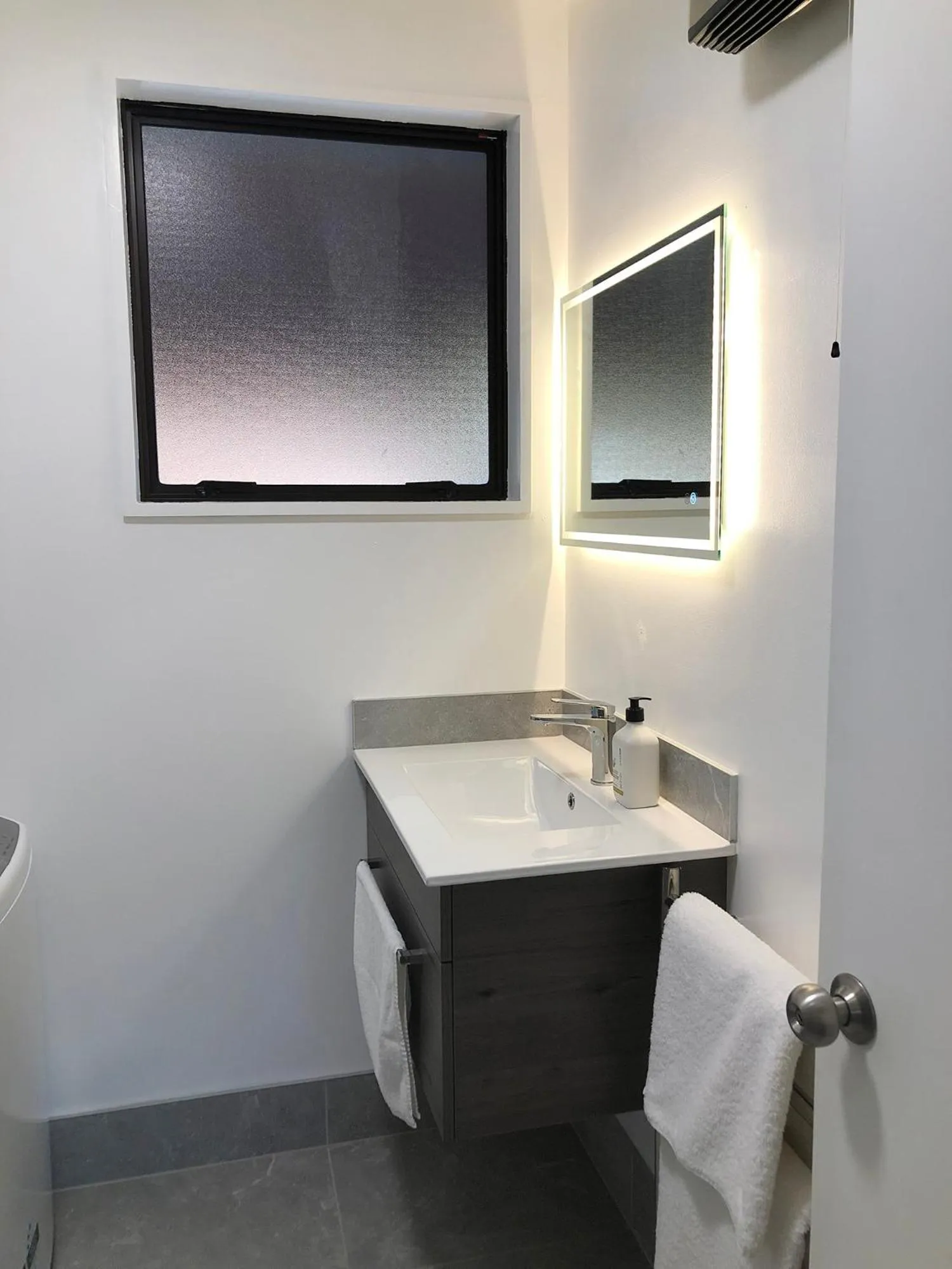 Toilet in Alpine View Lodge