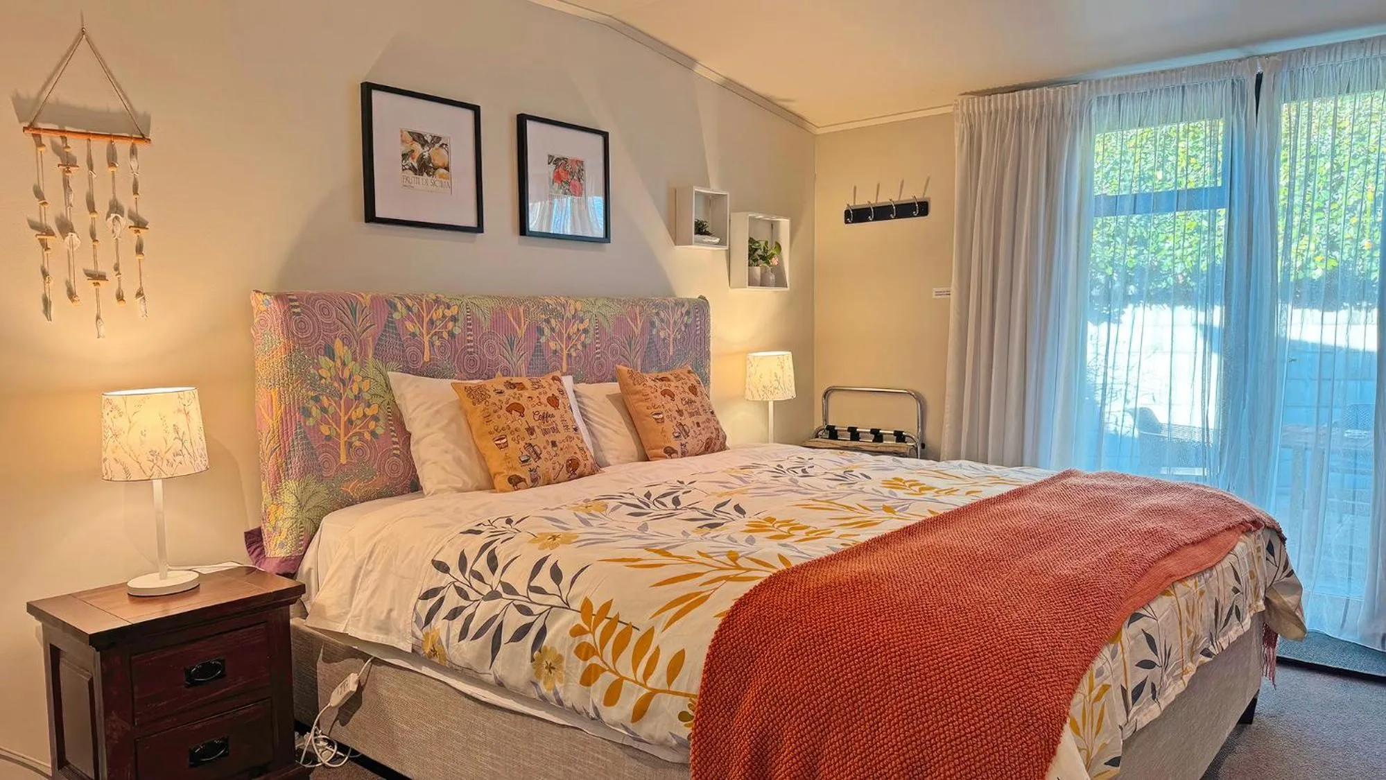 Bedroom, Bed in Alpine View Lodge