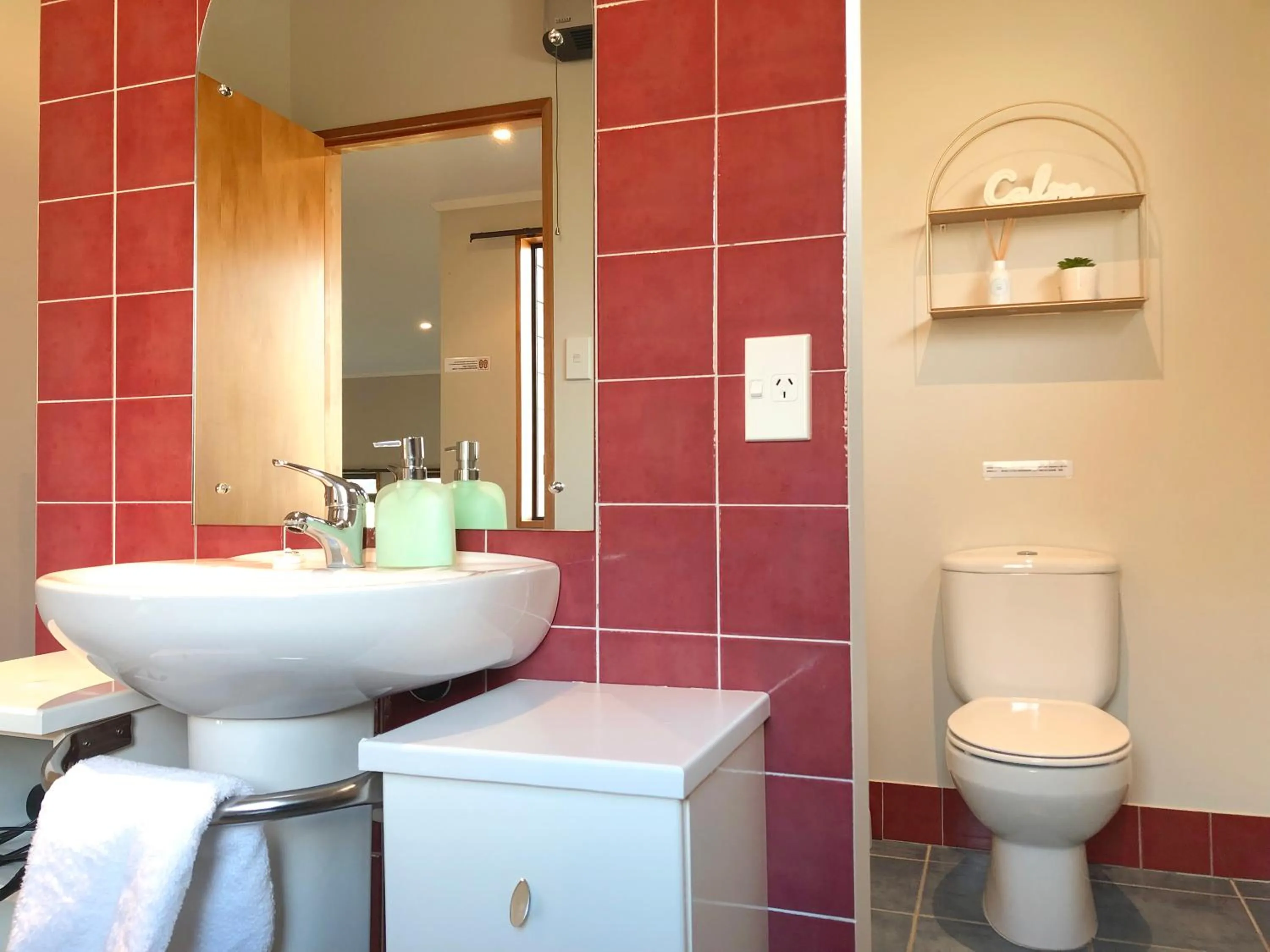 Toilet in Alpine View Lodge