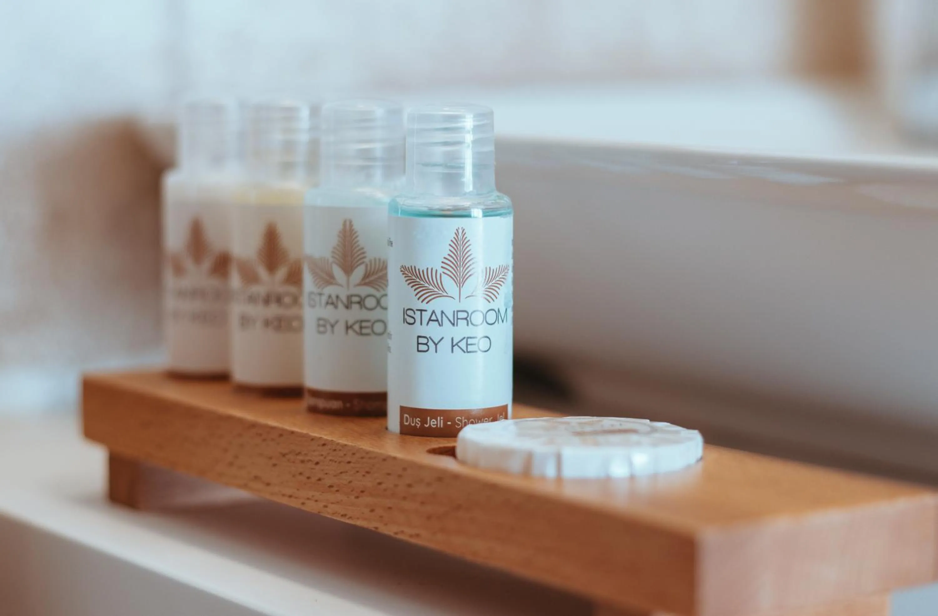 Bathroom in Istanroom by Keo