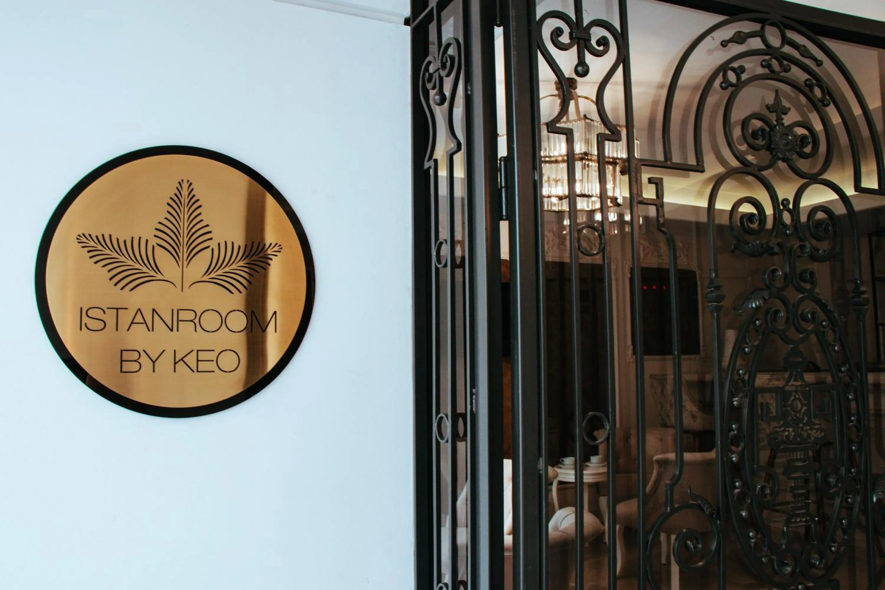 Facade/entrance in Istanroom by Keo