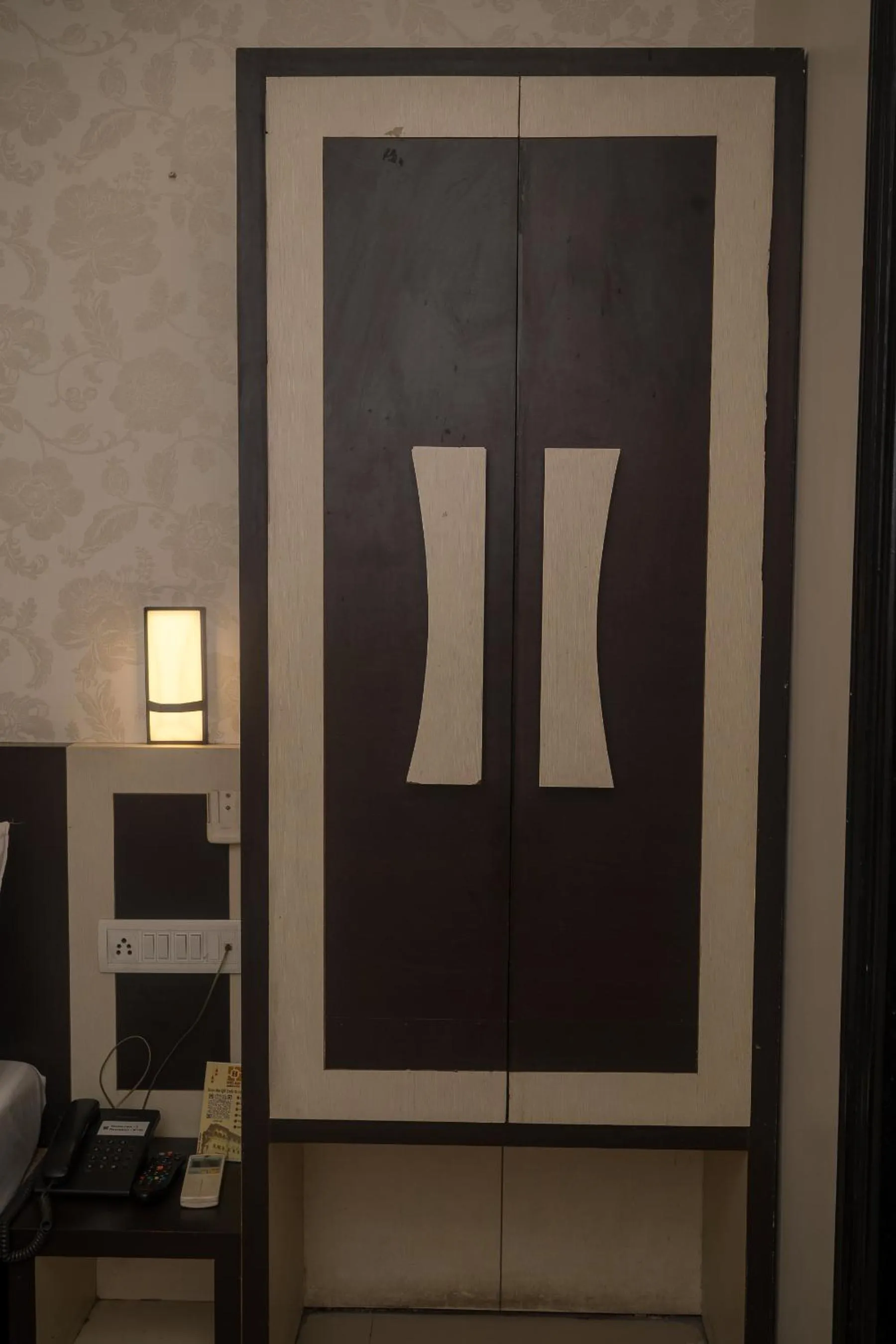 wardrobe in Hotel Ruby