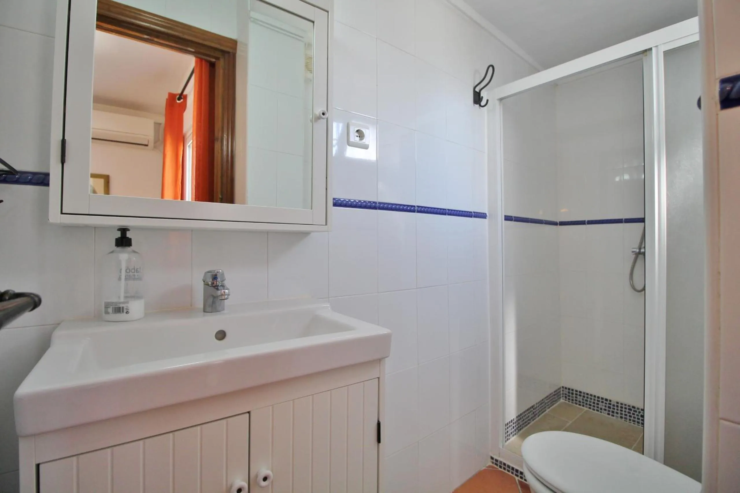 Bathroom in Villa Jeromo SpainSunRentals 1004