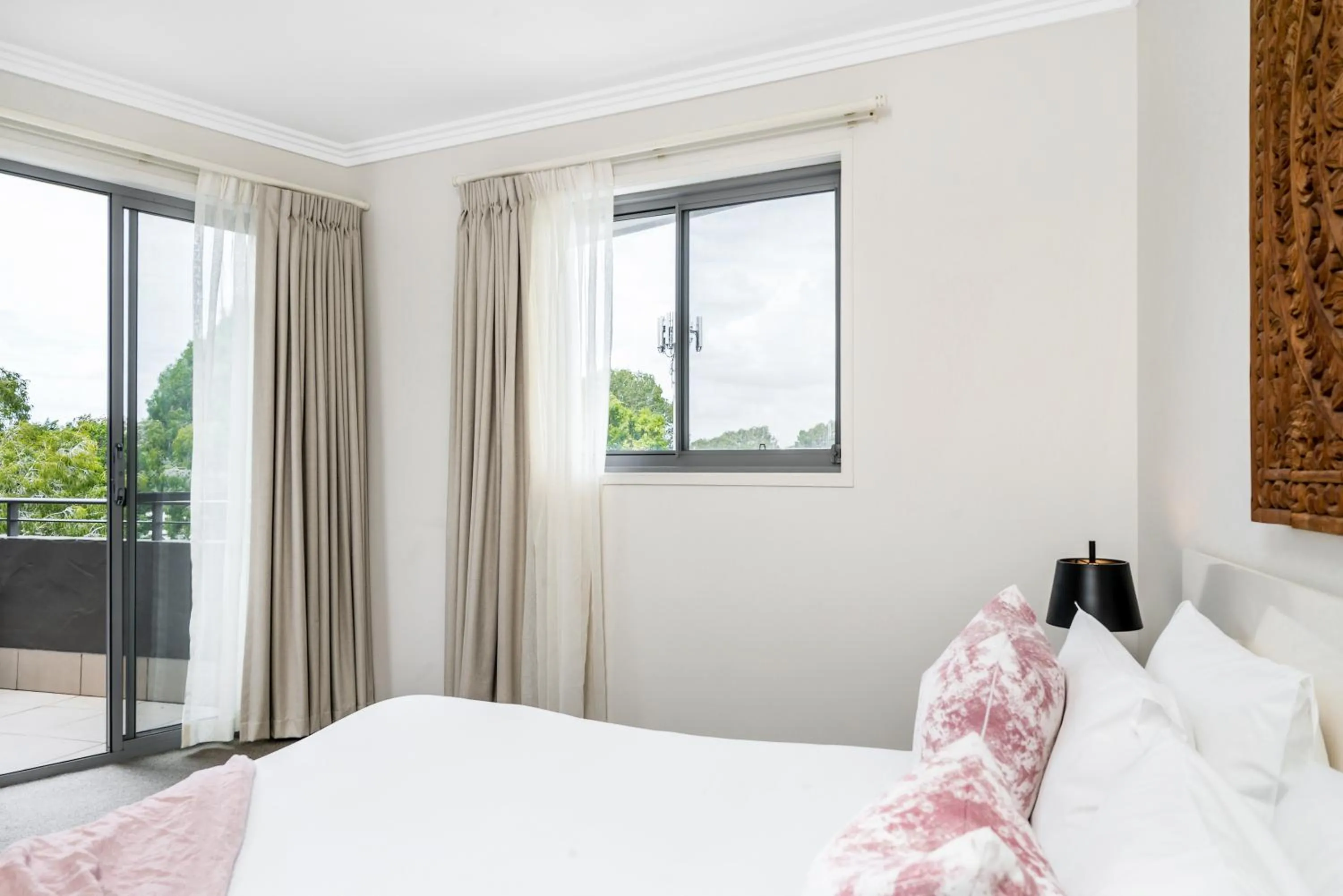 Bedroom, Bed in Byron Bay Hotel and Apartments