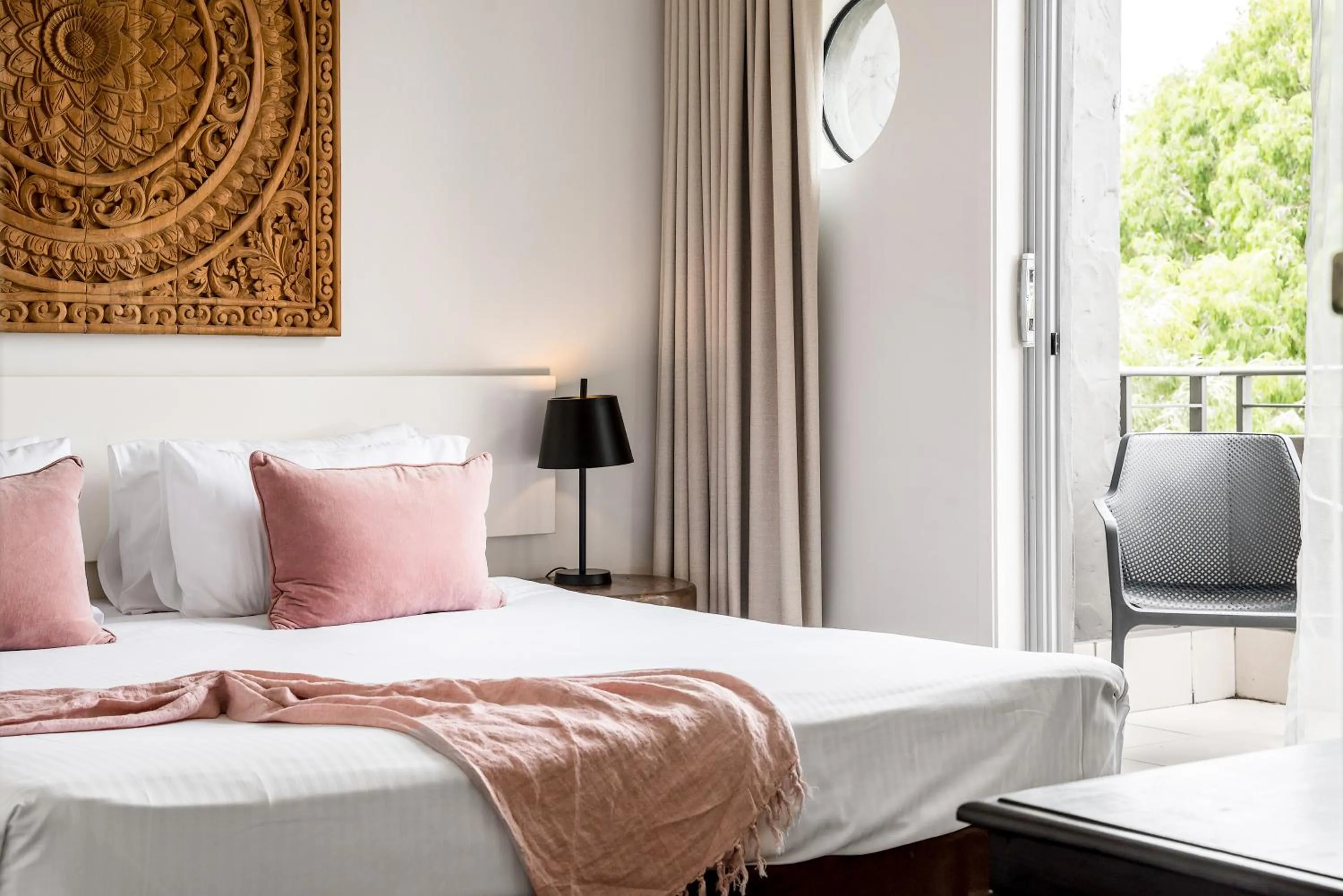 Bedroom, Bed in Byron Bay Hotel and Apartments