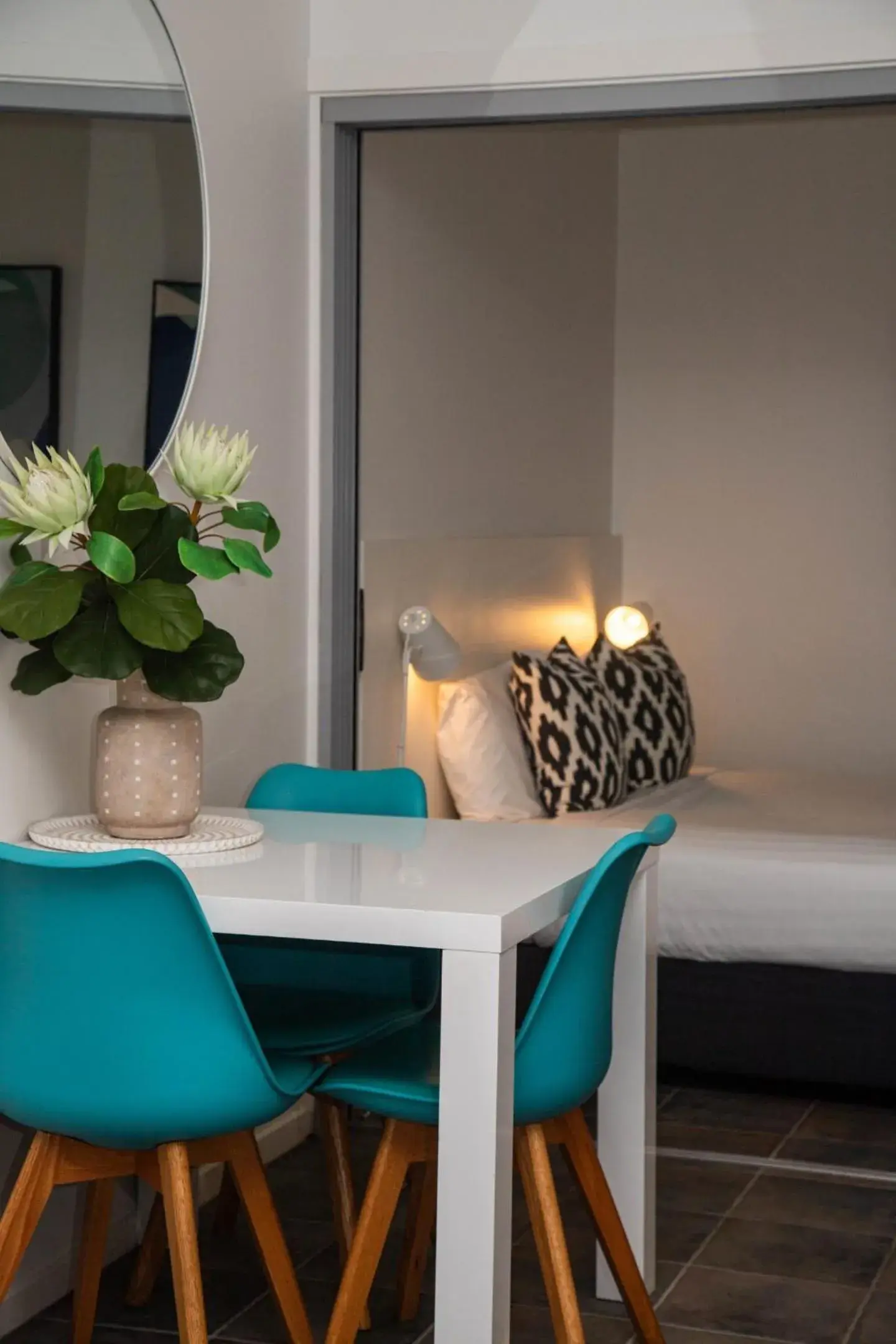 Two-Bedroom Patio Apartment with Ocean View in Lennox Holiday Apartments Two-Bedroom Patio Apartment with Ocean View in Lennox Holiday Apartments