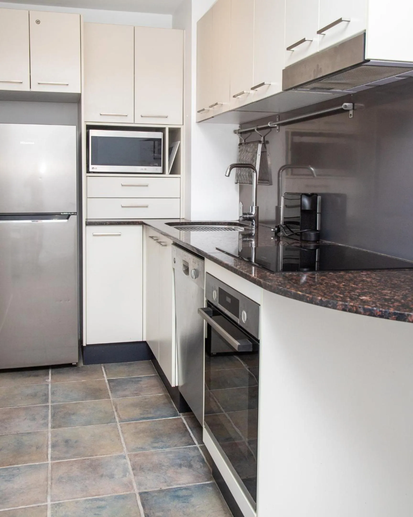 Lennox Holiday Apartments