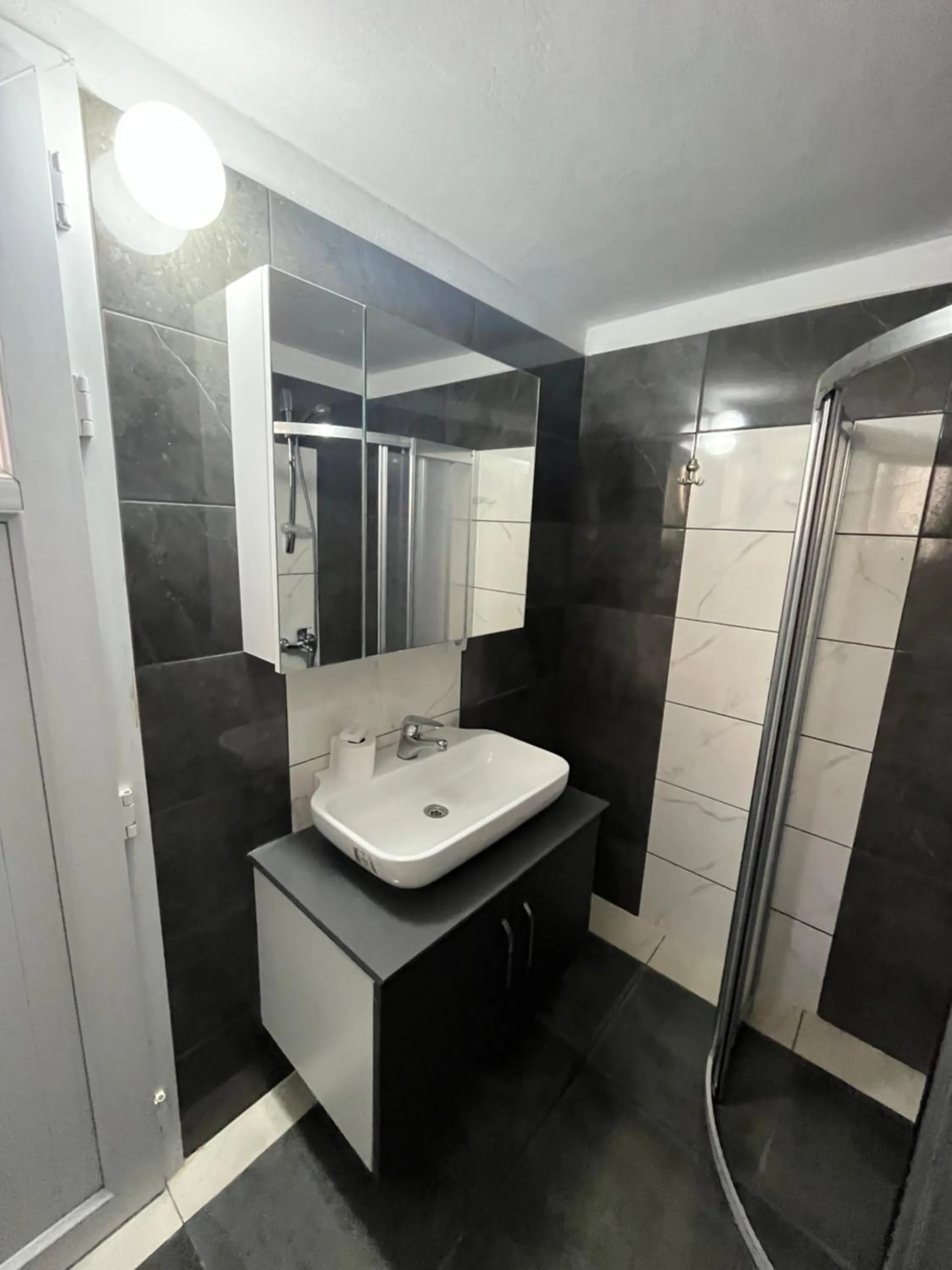 Shower in Erkal Pension