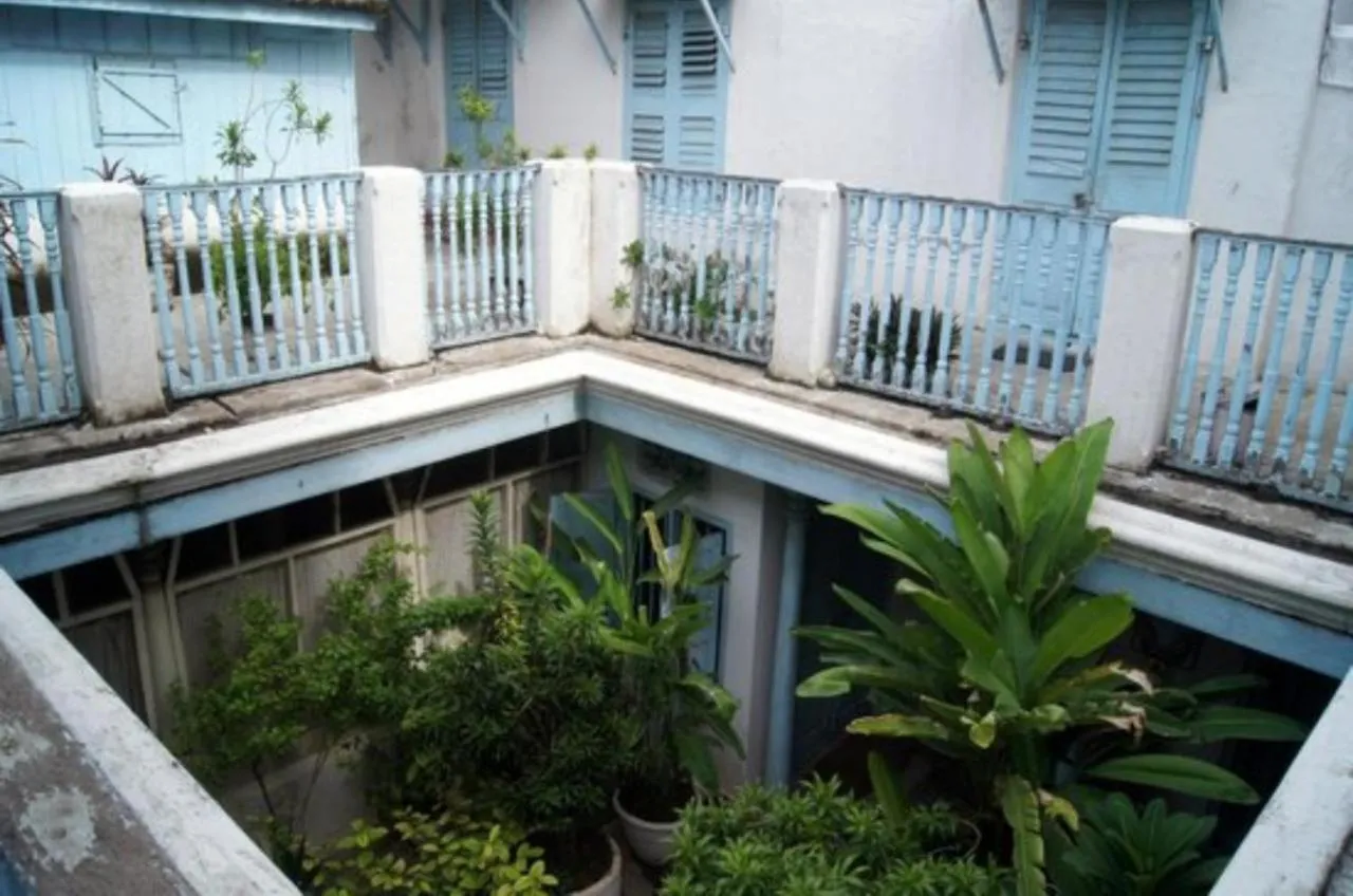 Property building in Broad Lands