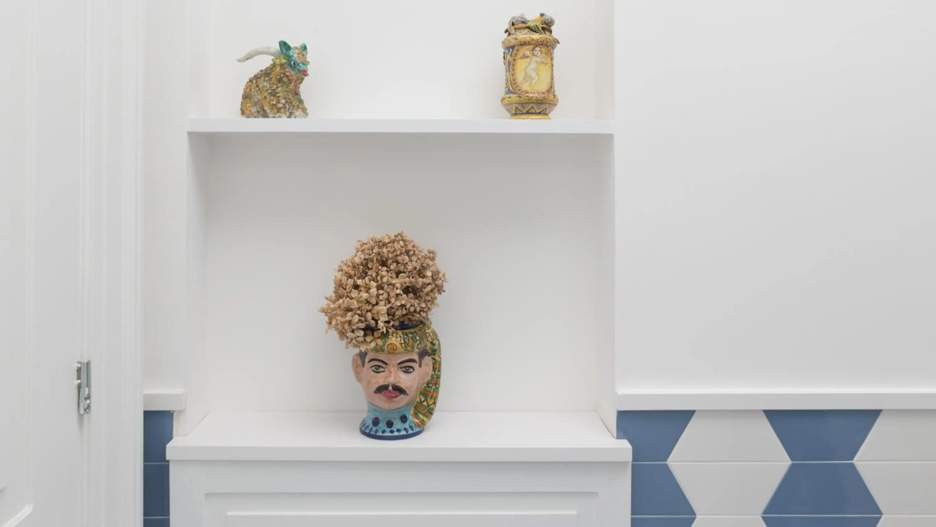 Decorative detail in Villa Manning Relais