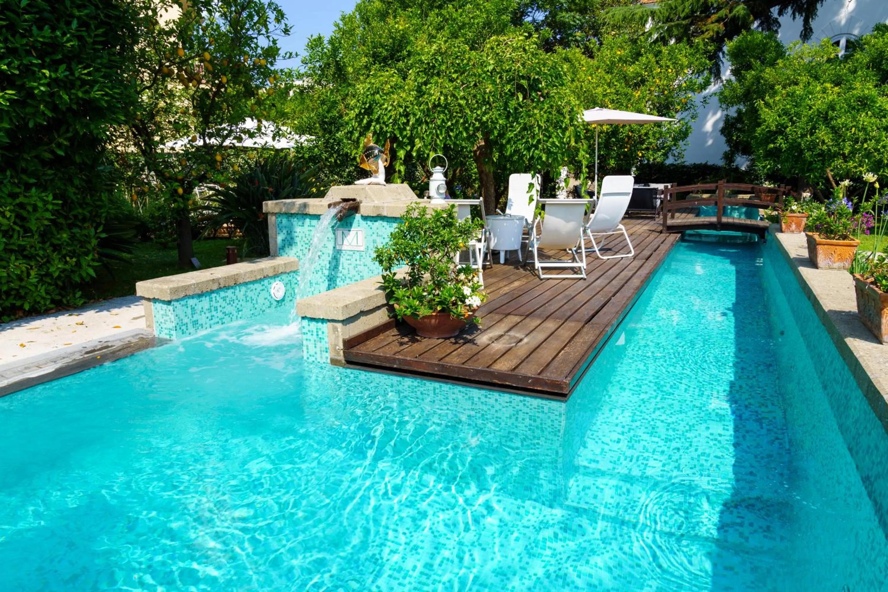 Swimming pool in Villa Manning Relais