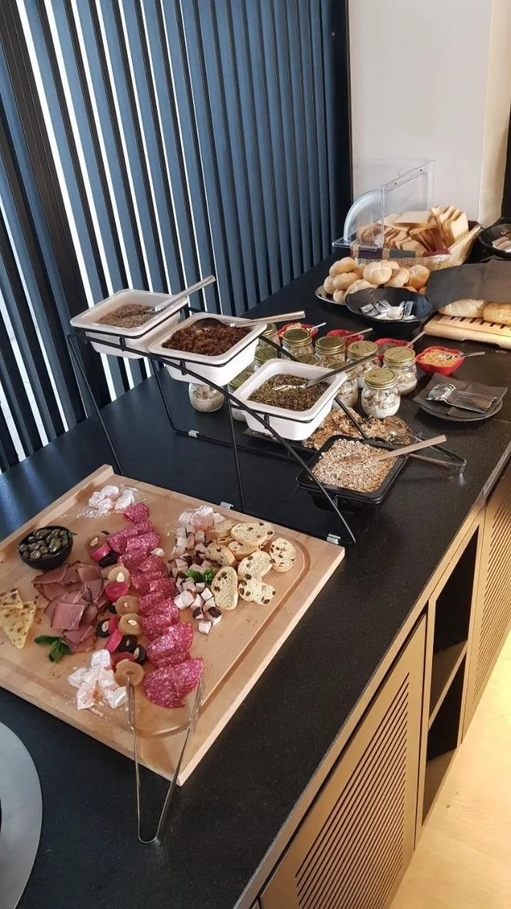 Breakfast in Abacus Suites