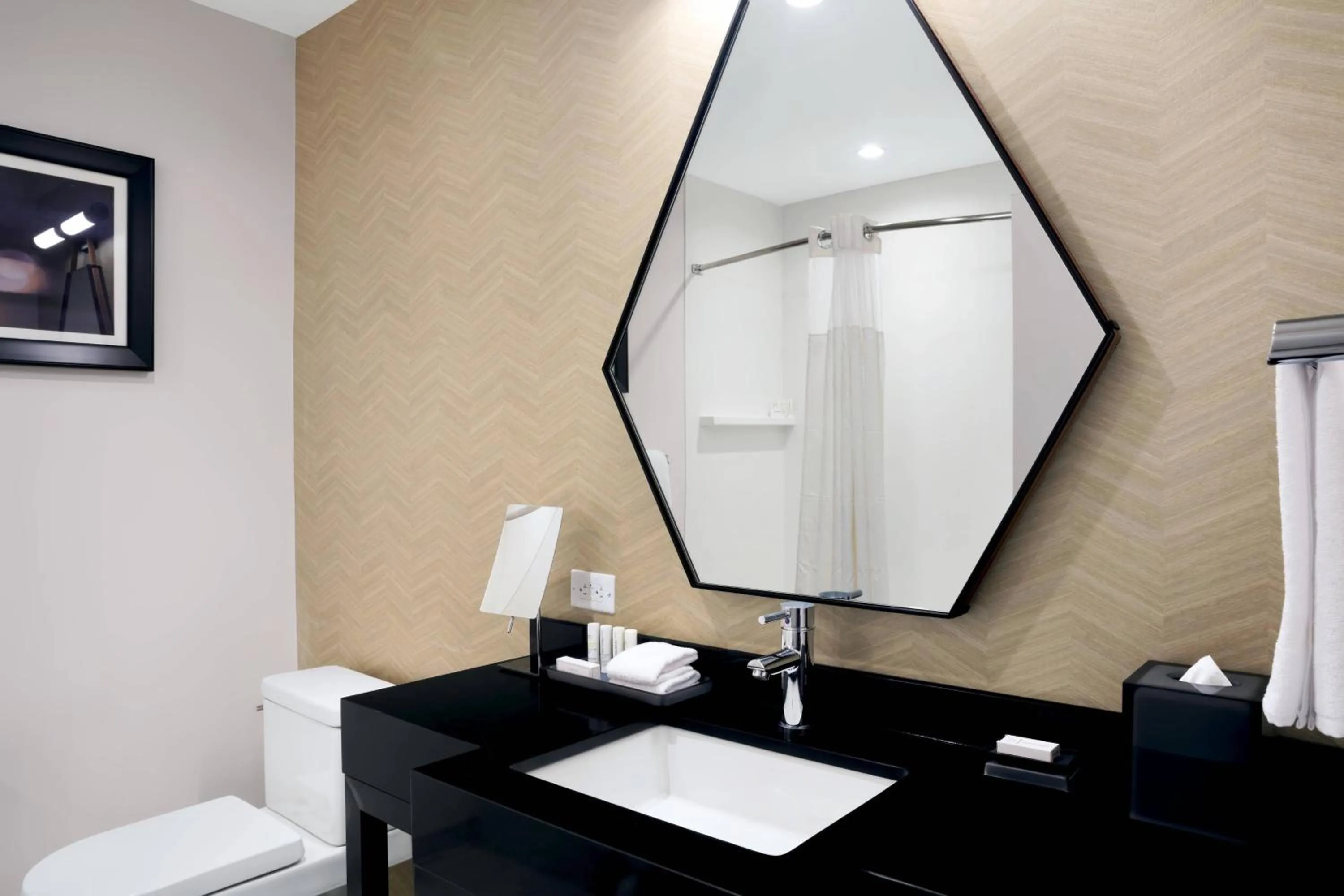 Bathroom in Courtyard Boston Downtown/North Station