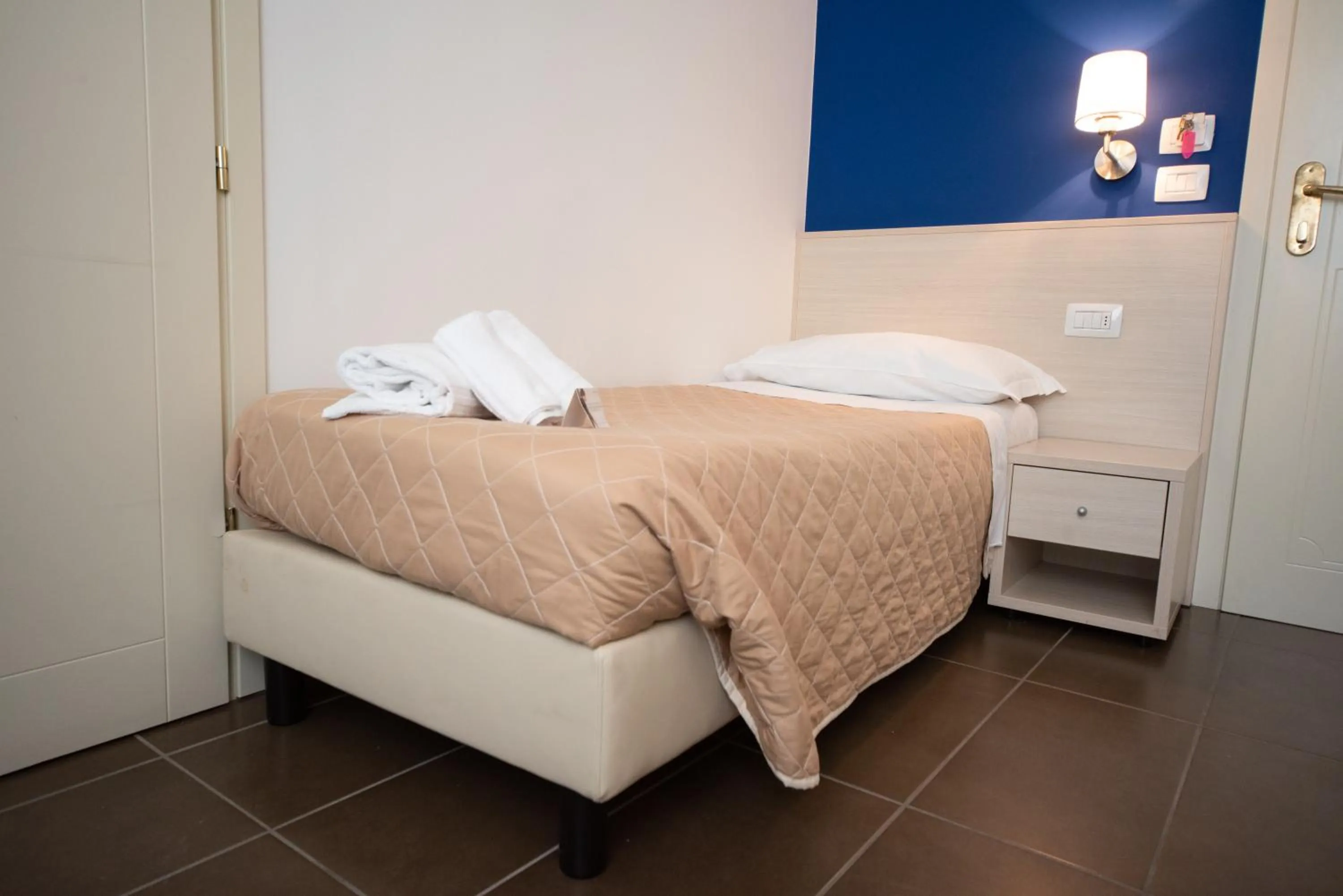 Bed in Hotel Alabama