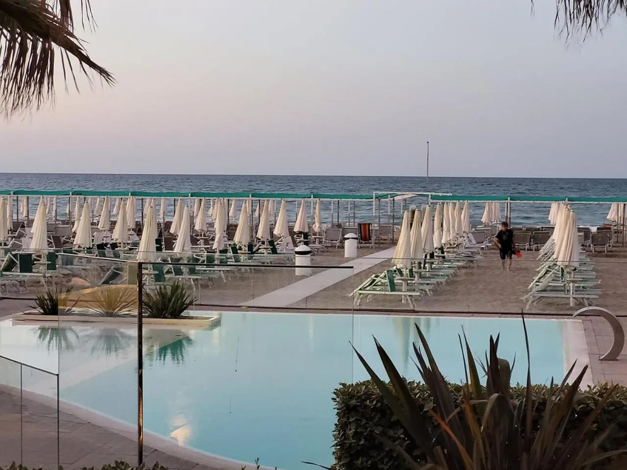 Beach in Hotel Alabama