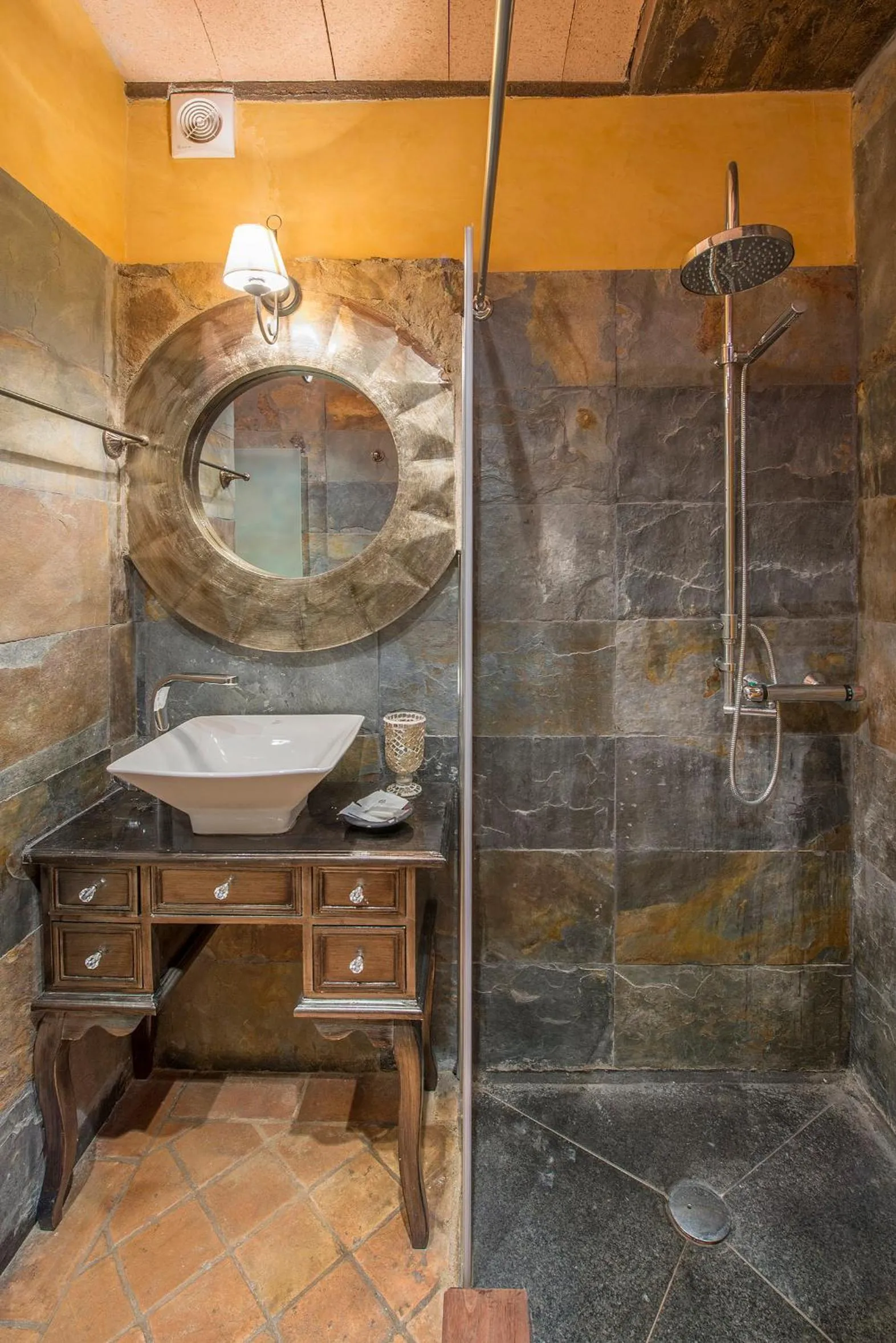 Bathroom in Hotel Rural & Spa Mas Prat