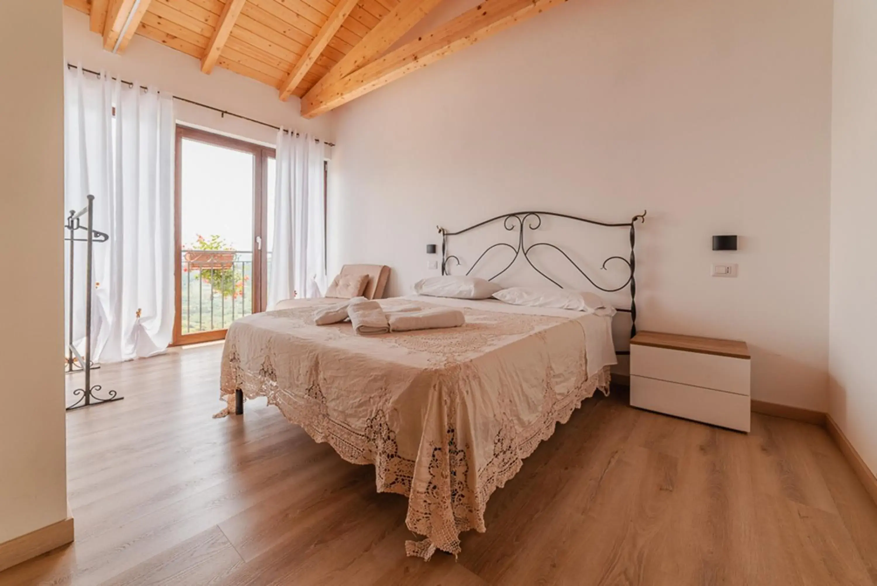 Double Room with Sea View in Agriturismo San Basilio Double Room with Sea View in Agriturismo San Basilio