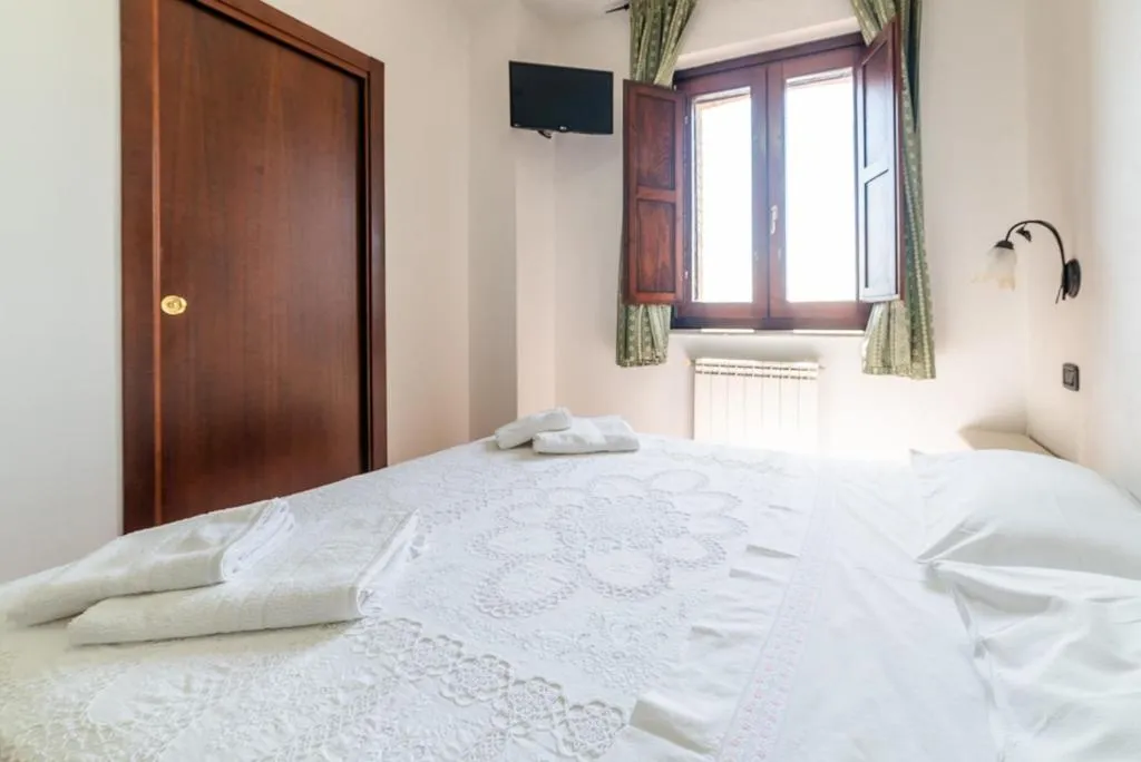 Bedroom, Bed in Agriturismo San Basilio