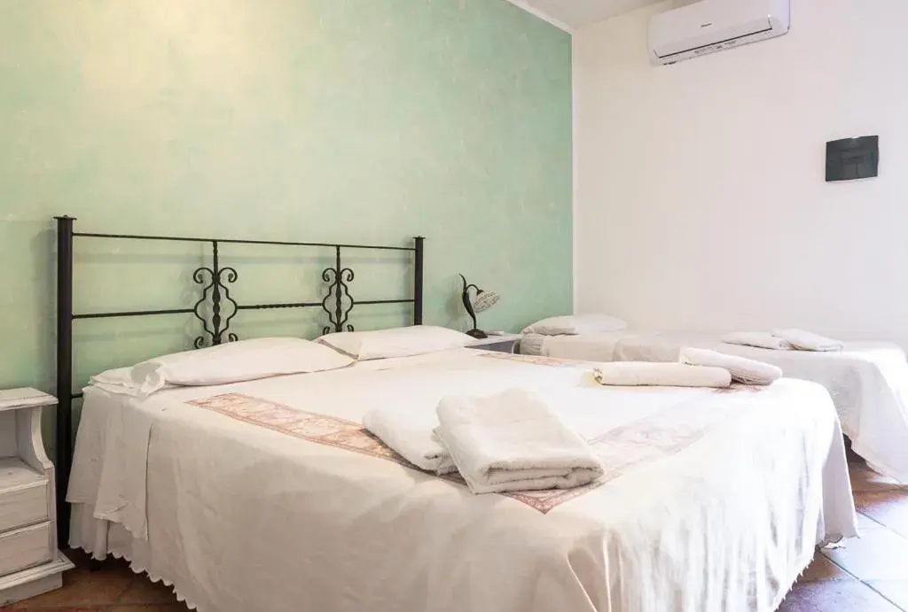 Quadruple Room - Disability Access in Agriturismo San Basilio Quadruple Room - Disability Access in Agriturismo San Basilio