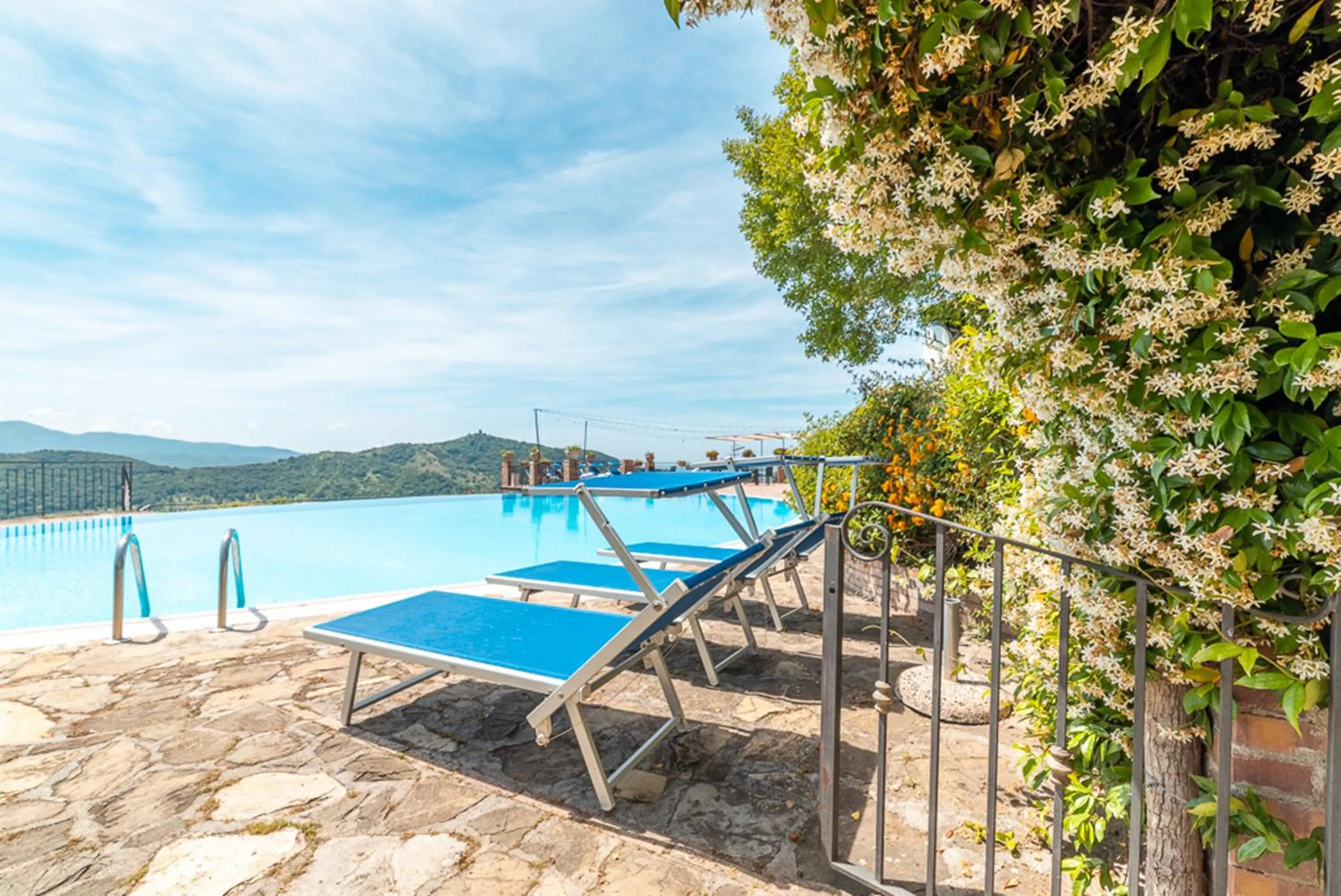 Swimming pool in Agriturismo San Basilio