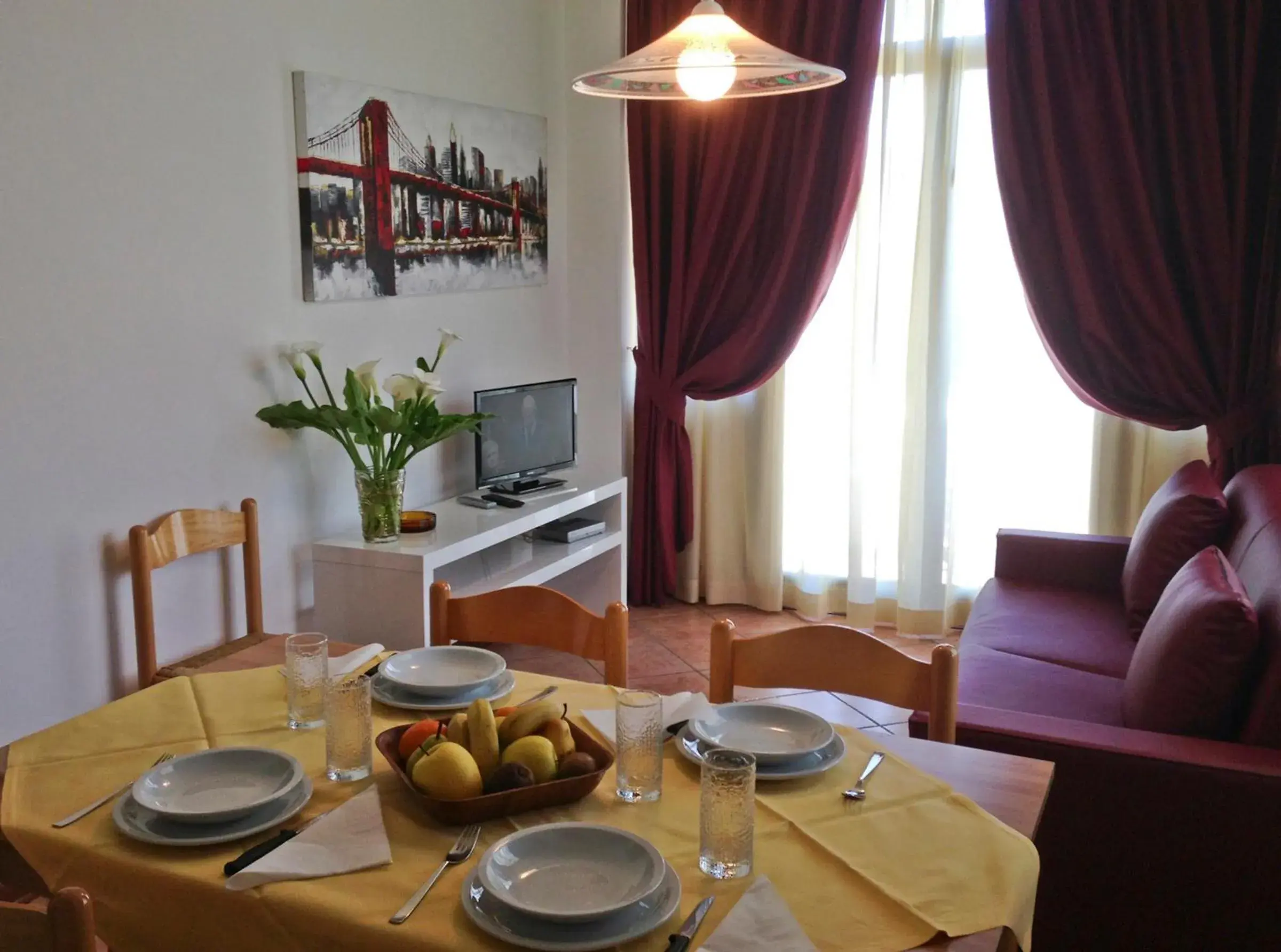 Kitchen or kitchenette, Dining Area in Hotel Astra