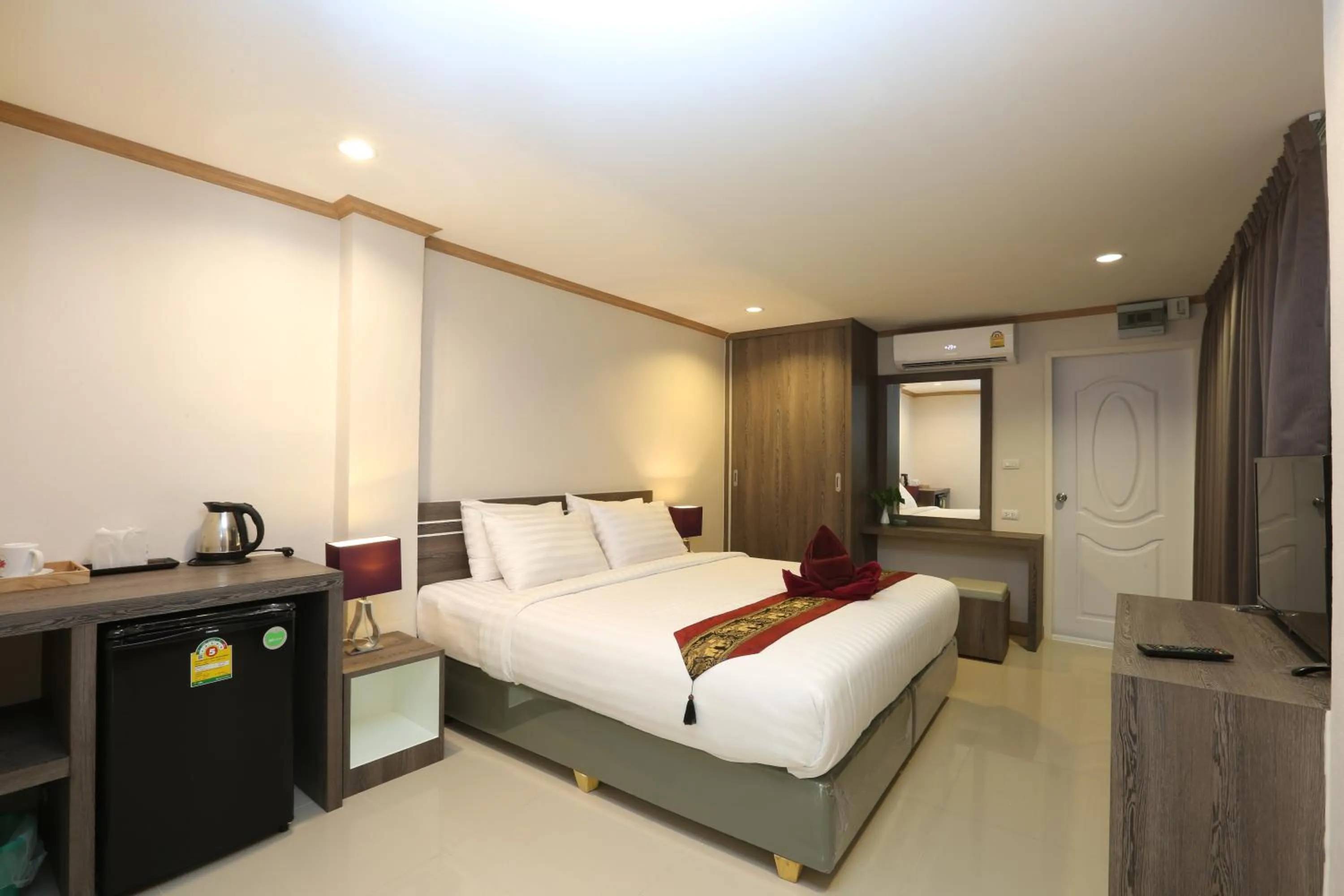 Bed in Sunlight Hotel