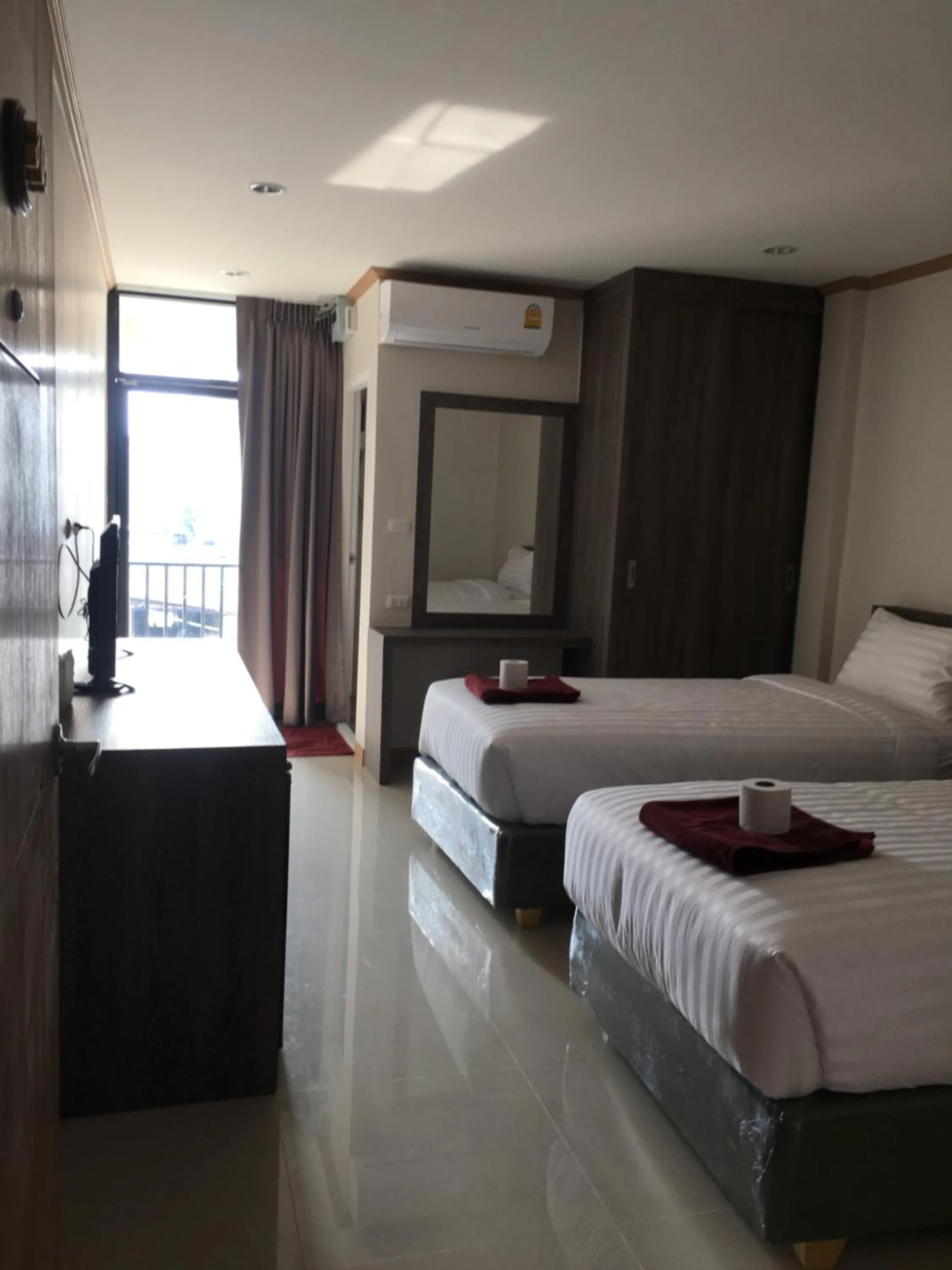 Bed in Sunlight Hotel