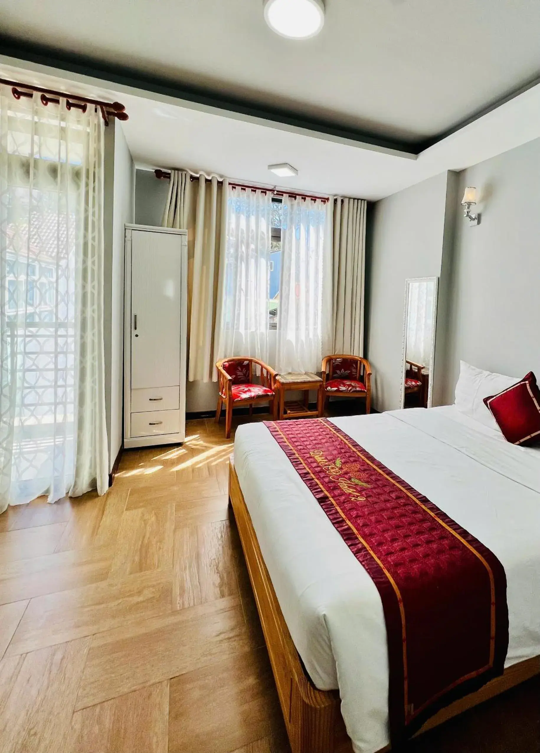 Deluxe Double Room with Balcony in Dalat ECO Hotel 2 Deluxe Double Room with Balcony in Dalat ECO Hotel 2