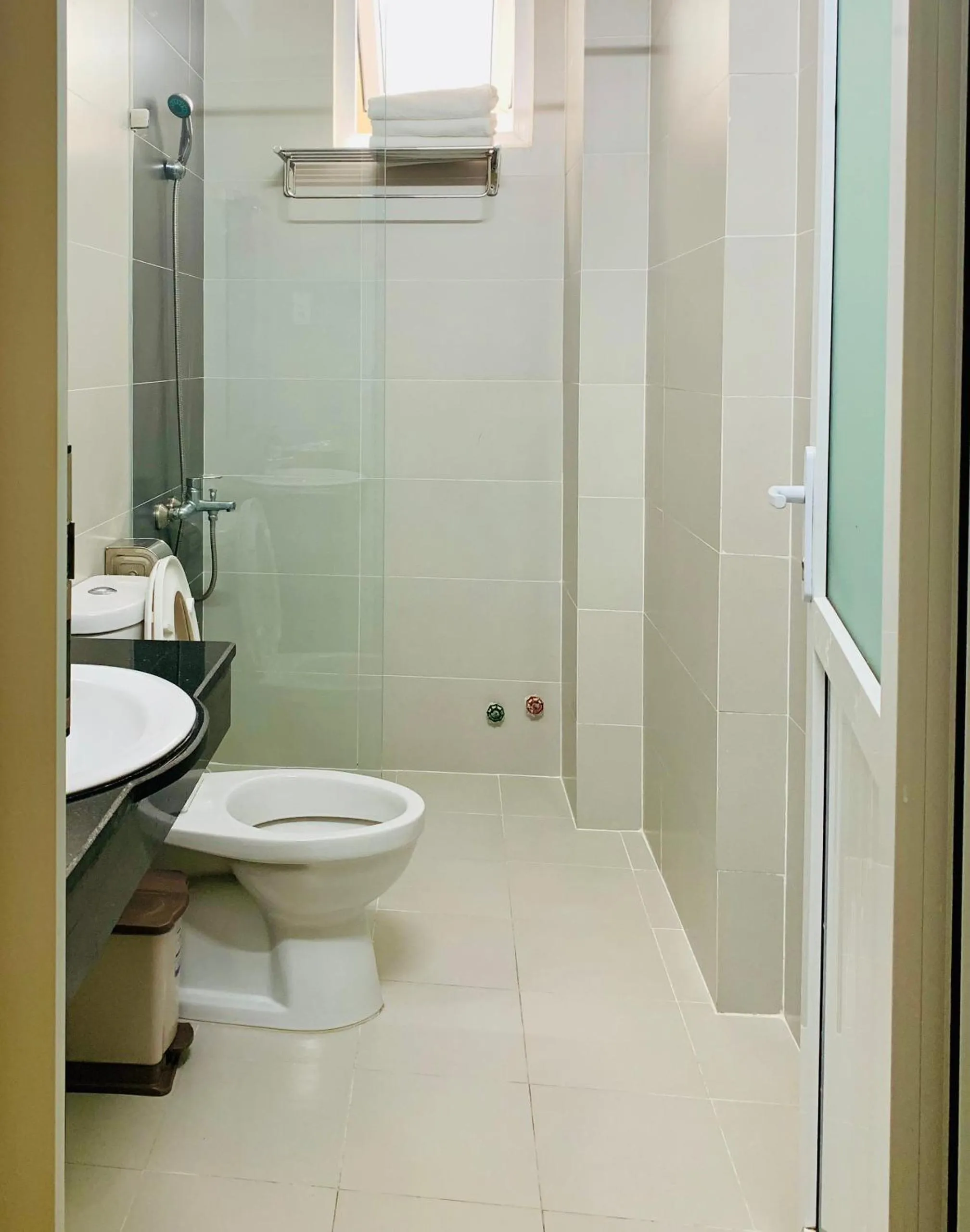 Shower in Dalat ECO Hotel 2