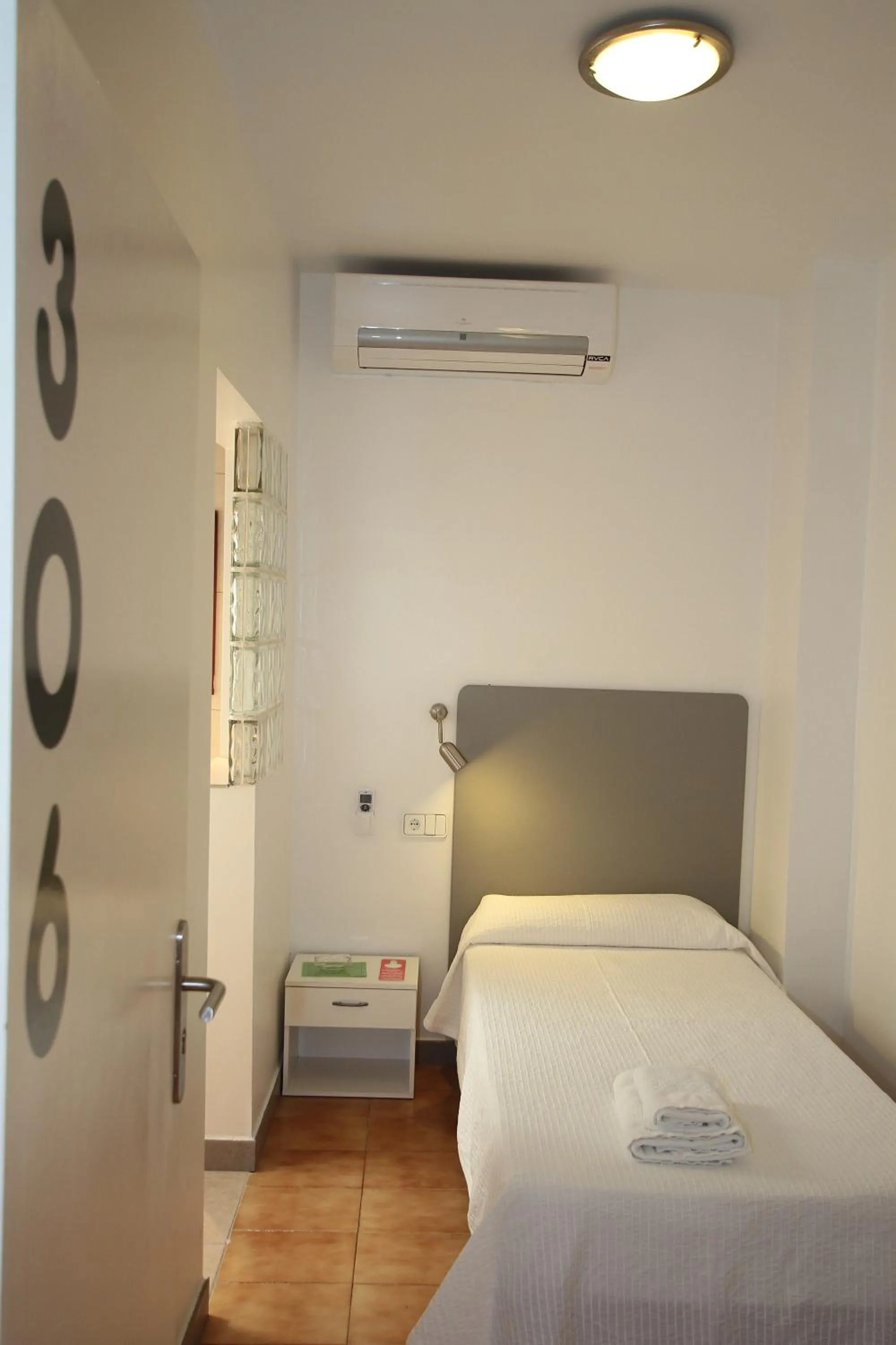 Single Room with Shared Bathroom in Hostal Ripoll Ibiza