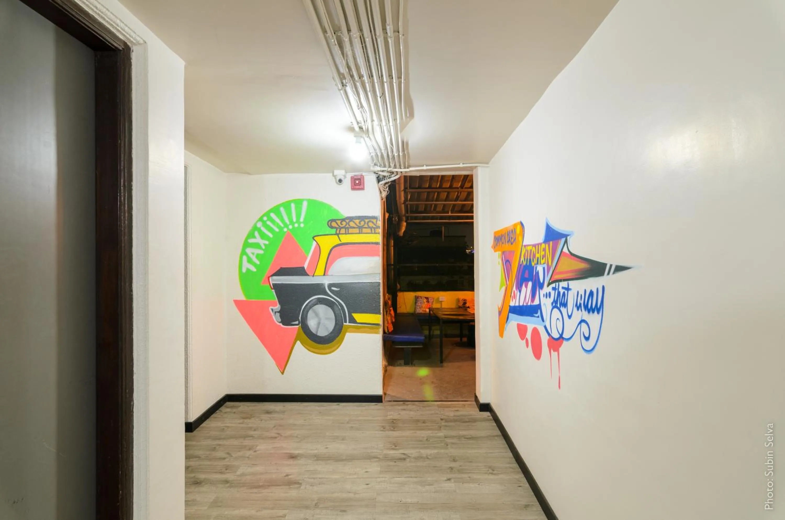 Communal lounge/ TV room in Backpacker Cowies