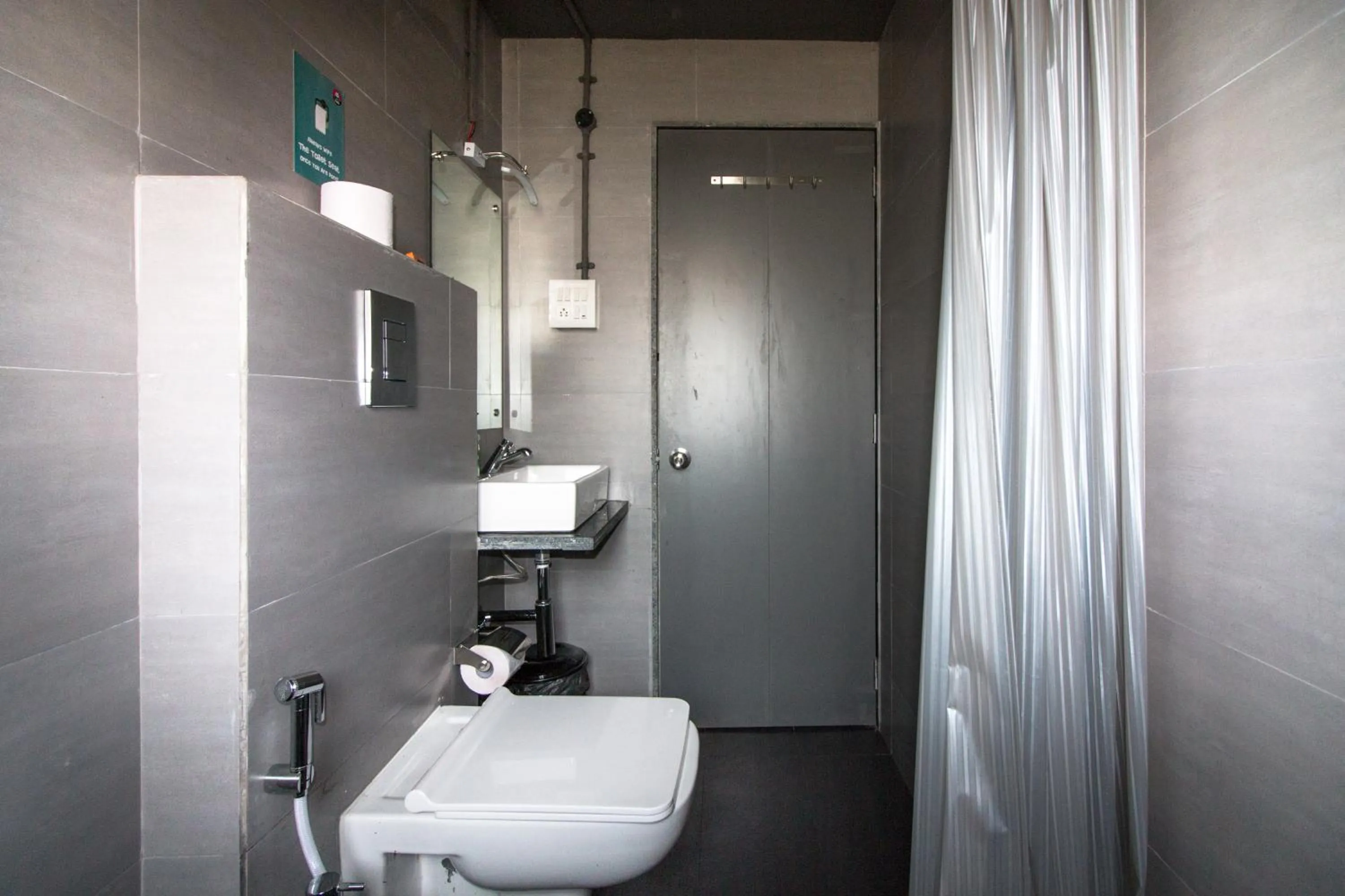 Bathroom in Backpacker Cowies