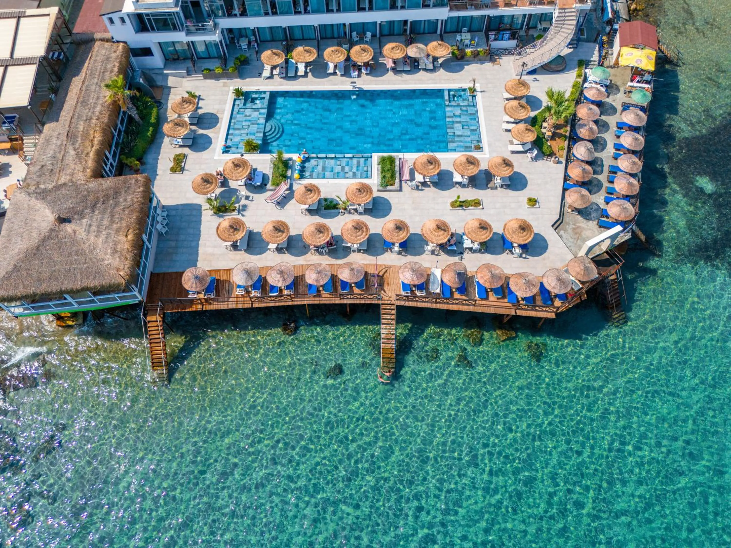 Restaurant/places to eat in Manolya Hotel