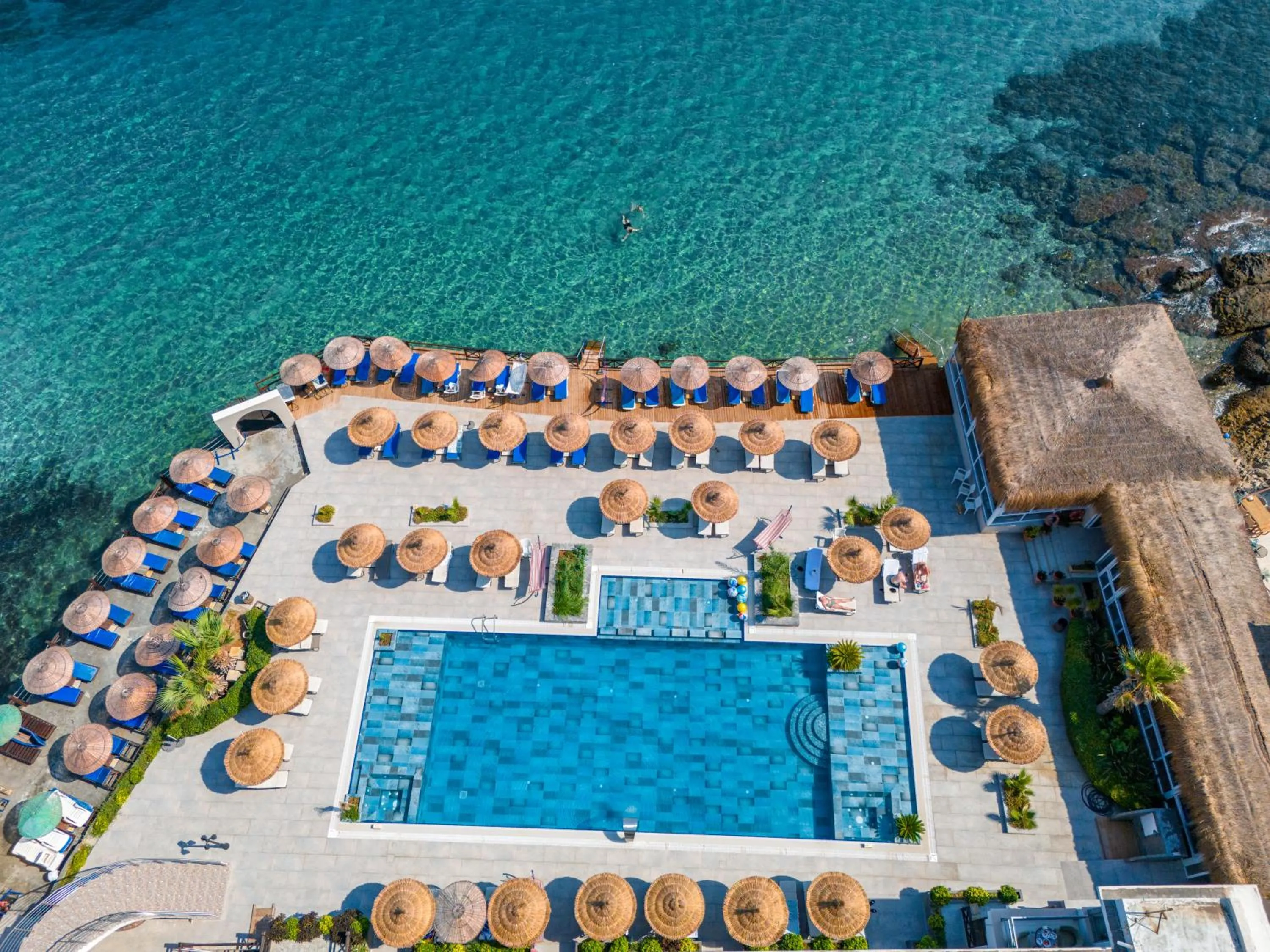 Restaurant/places to eat in Manolya Hotel