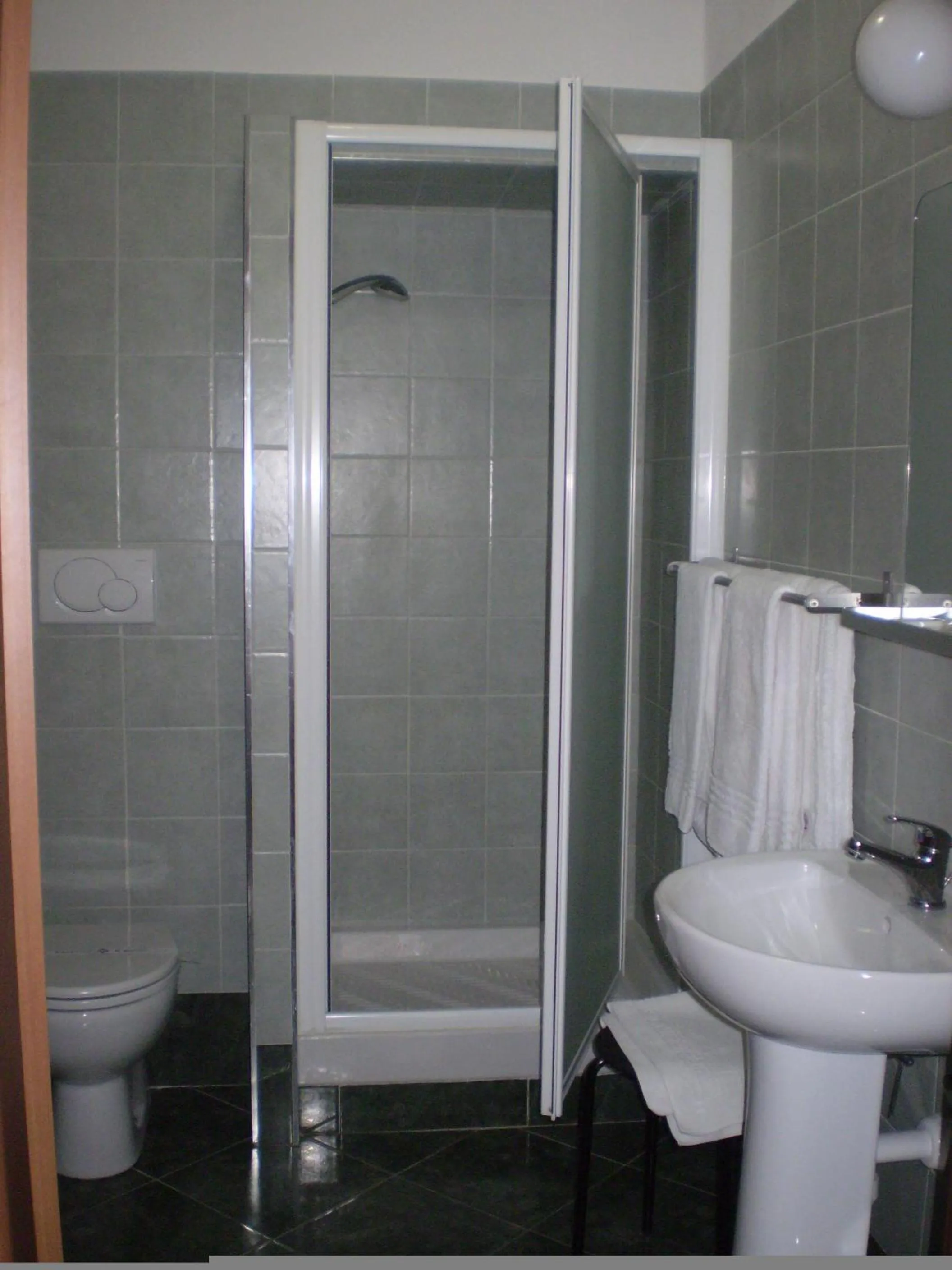 Shower in Albergo Posta