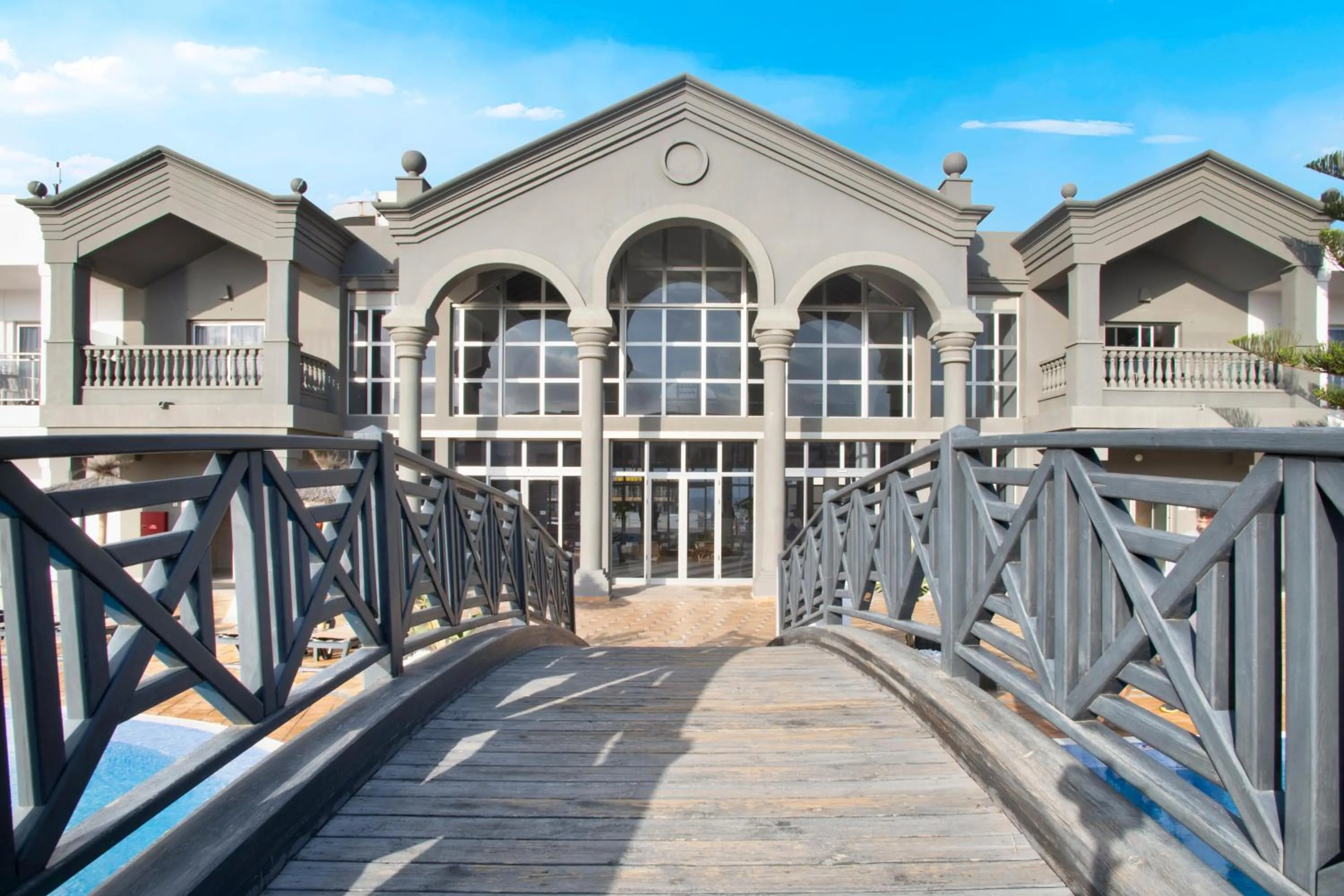 Swimming pool in Coral Cotillo Beach