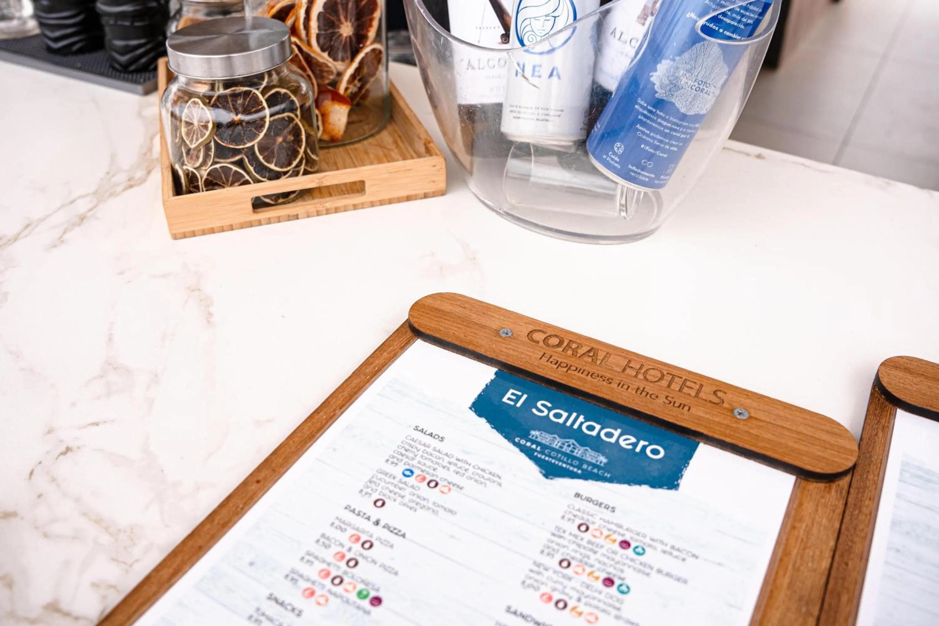 Area and facilities in Coral Cotillo Beach