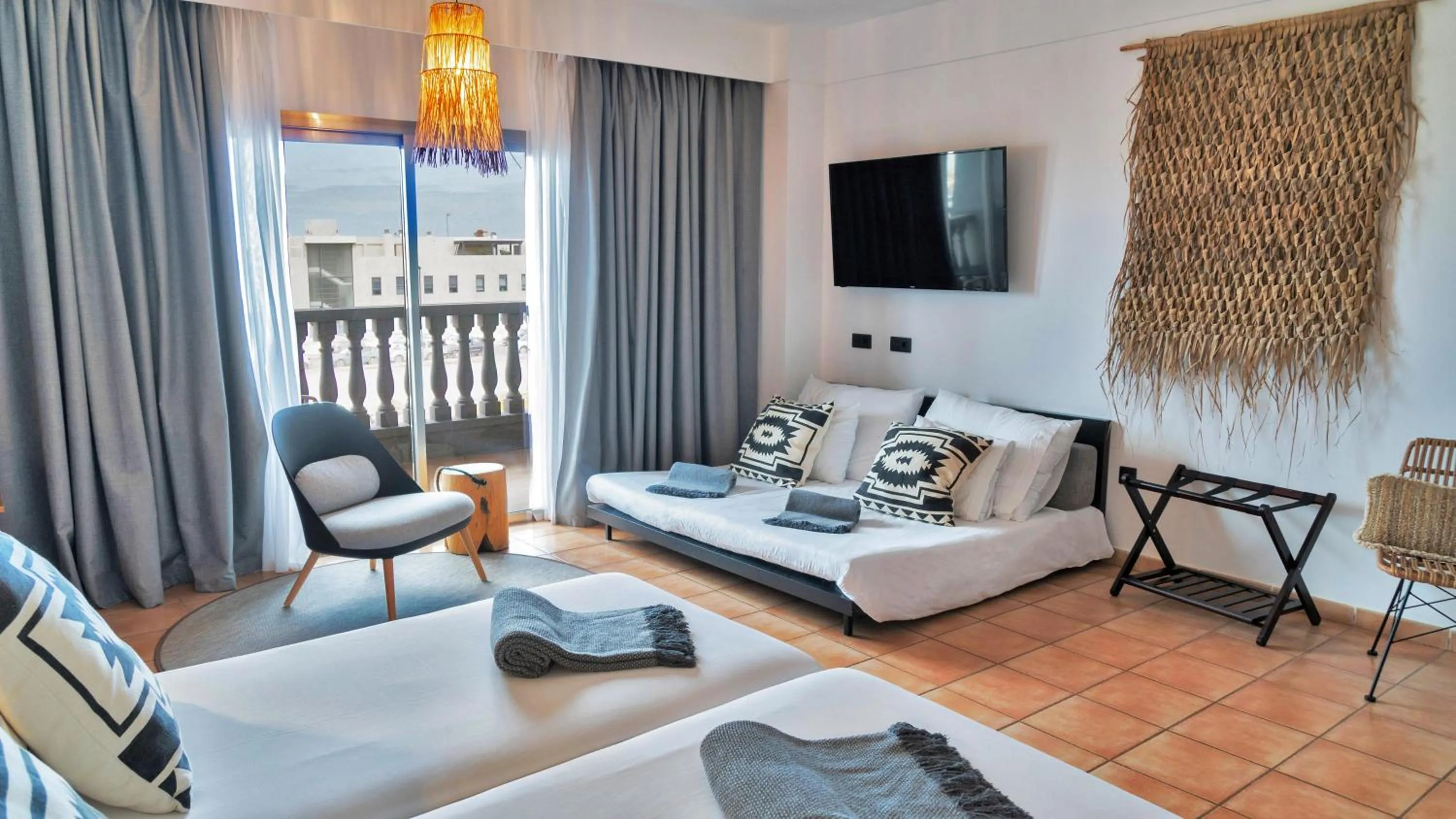 Photo of the whole room, Bed in Coral Cotillo Beach