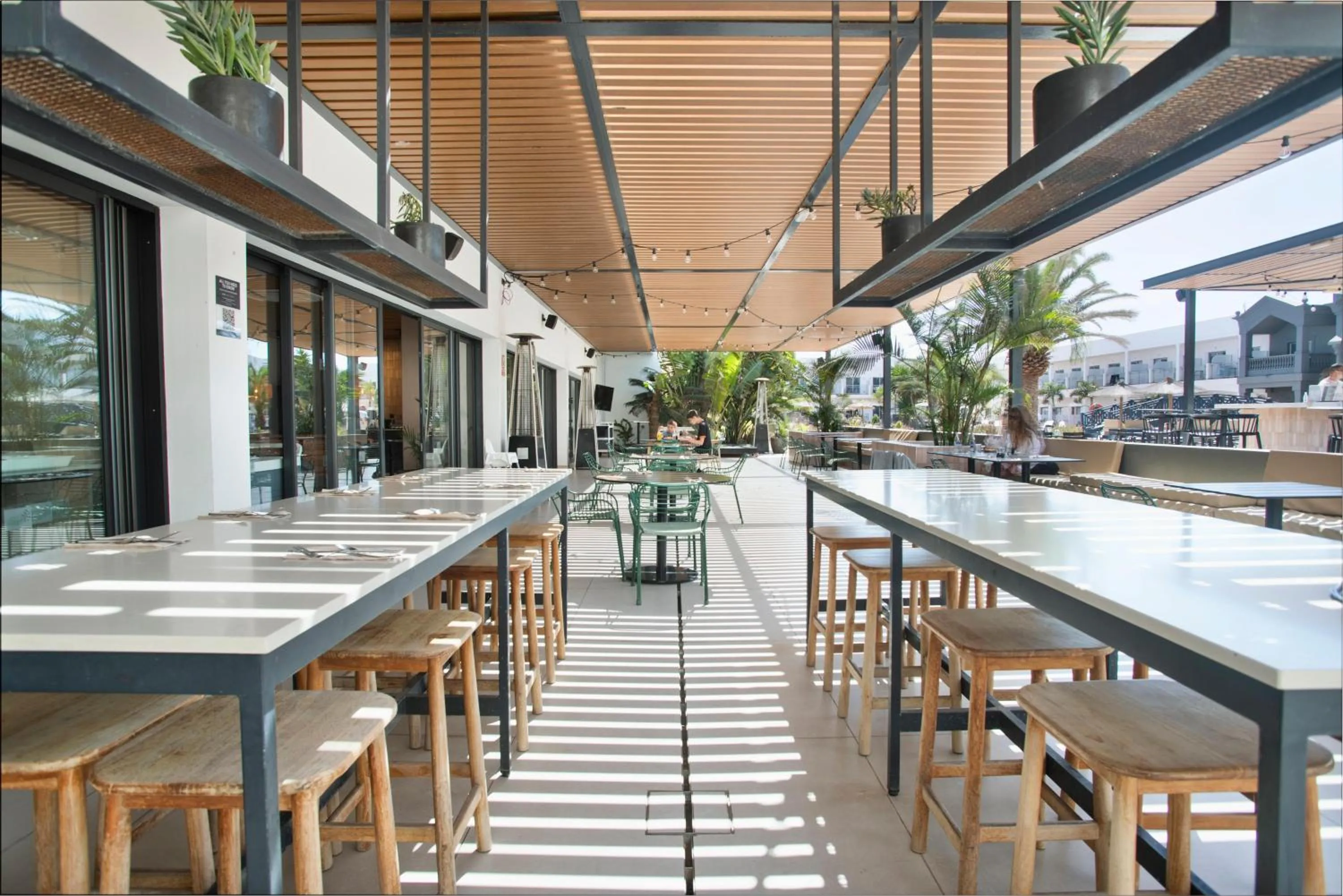 Restaurant/places to eat in Coral Cotillo Beach