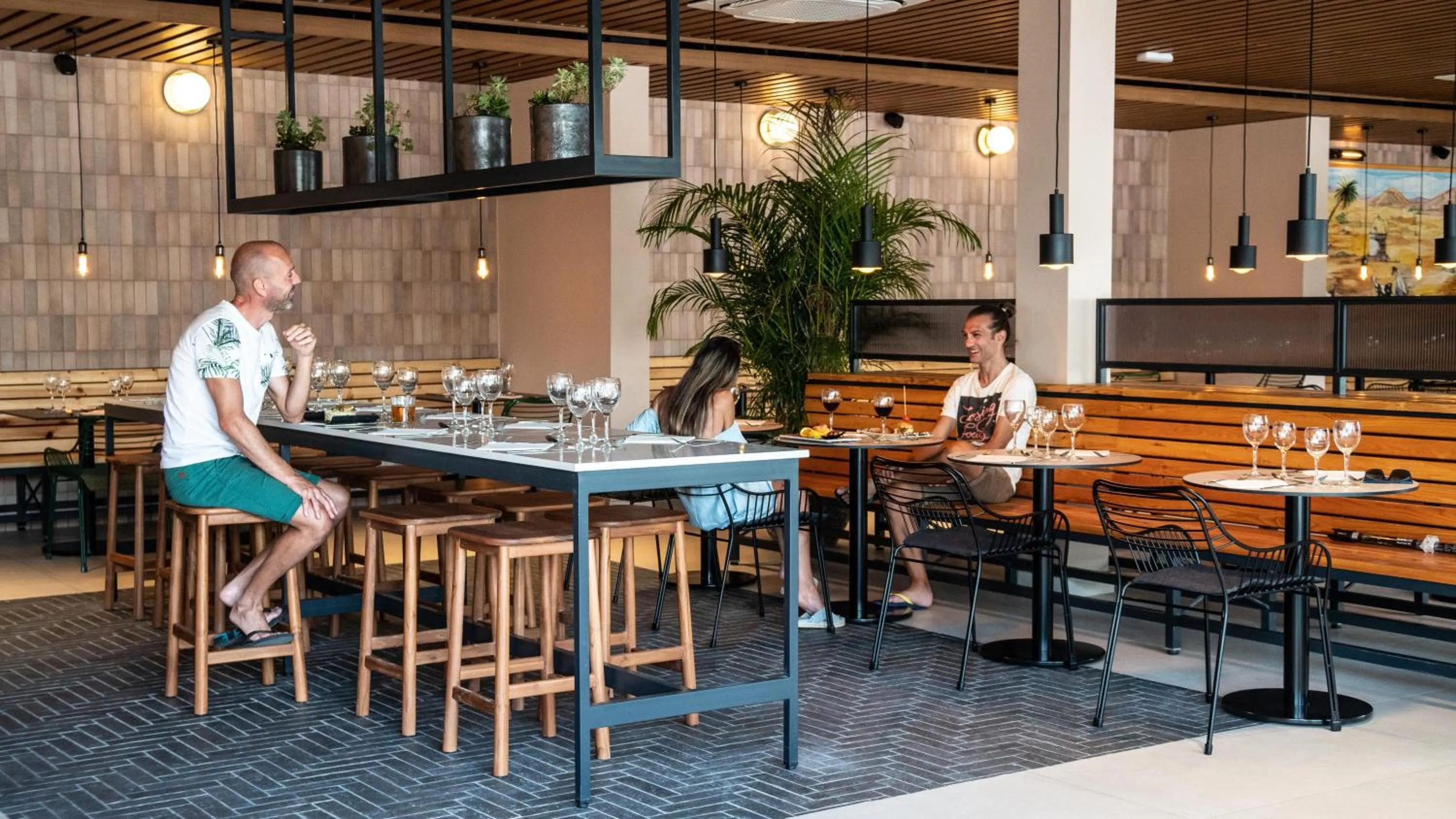 Restaurant/places to eat in Coral Cotillo Beach