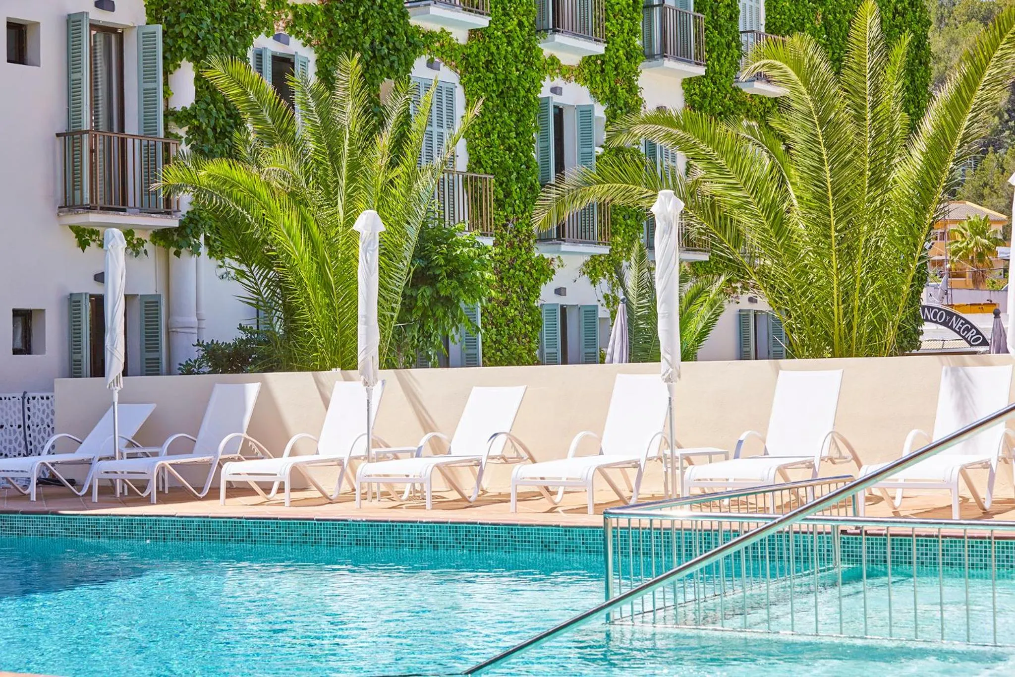 Pool view in Cupido Boutique Hotel