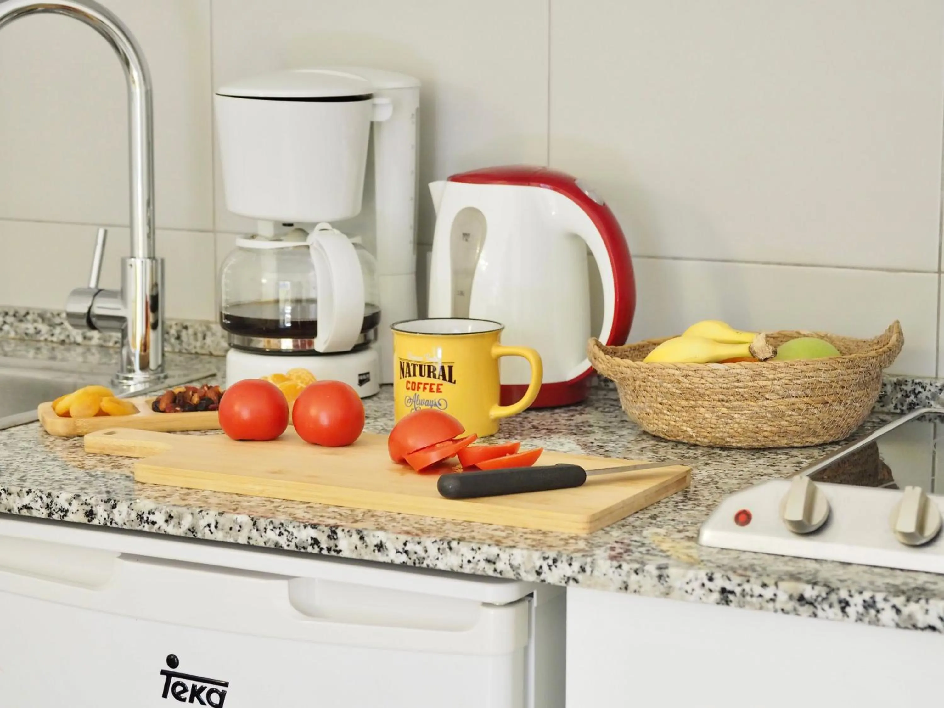 Coffee/tea facilities in FLOR los Almendros Apartamentos