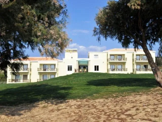 Facade/entrance in Finiki Plaza