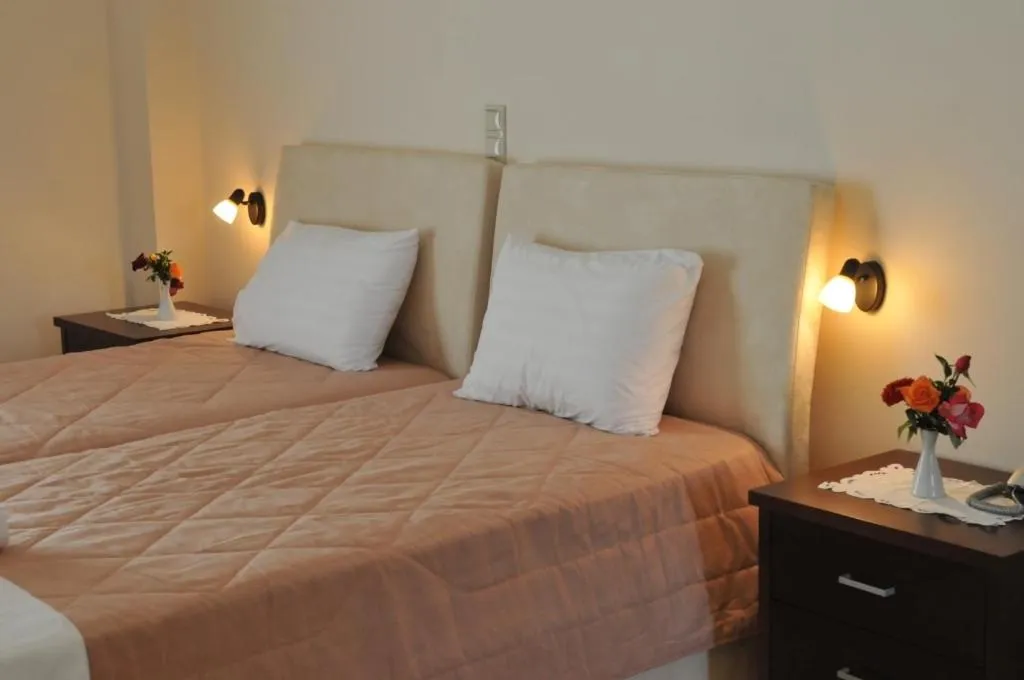 Bedroom, Bed in Finiki Plaza