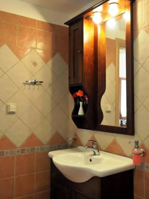 Toilet in Finiki Plaza