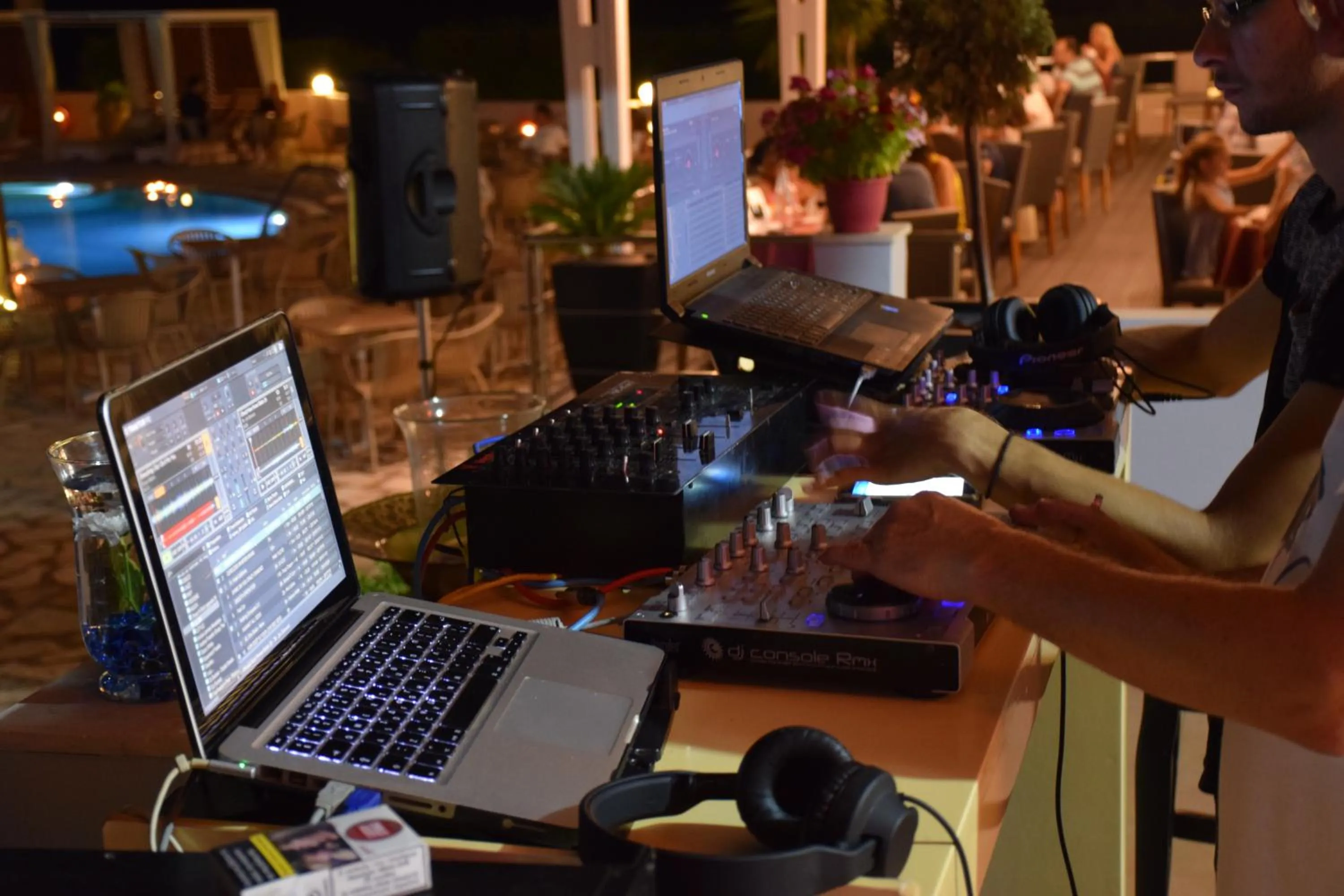 Nightclub / DJ in Olympia Golden Beach Resort & Spa