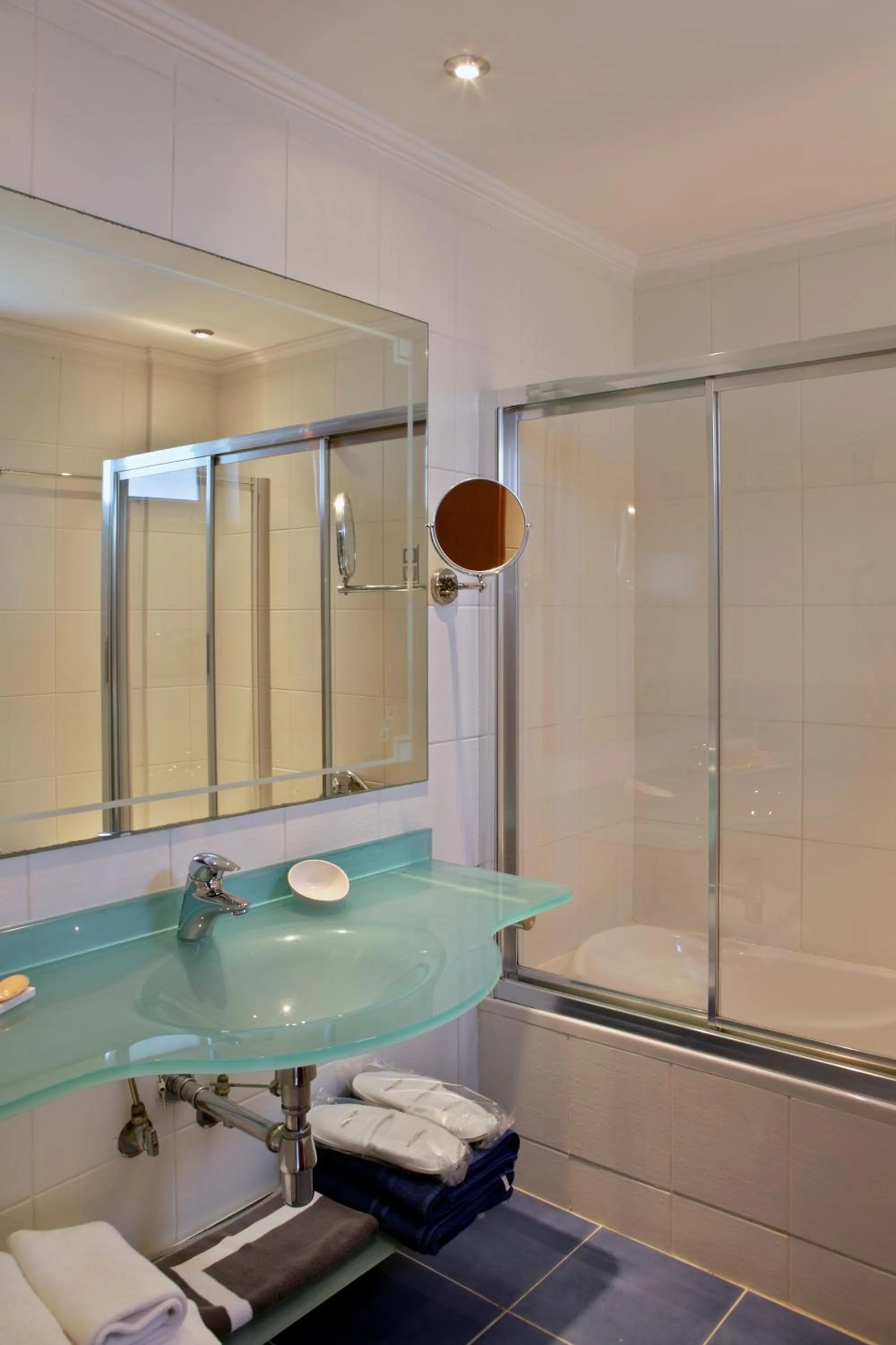 Bathroom in Olympia Golden Beach Resort & Spa